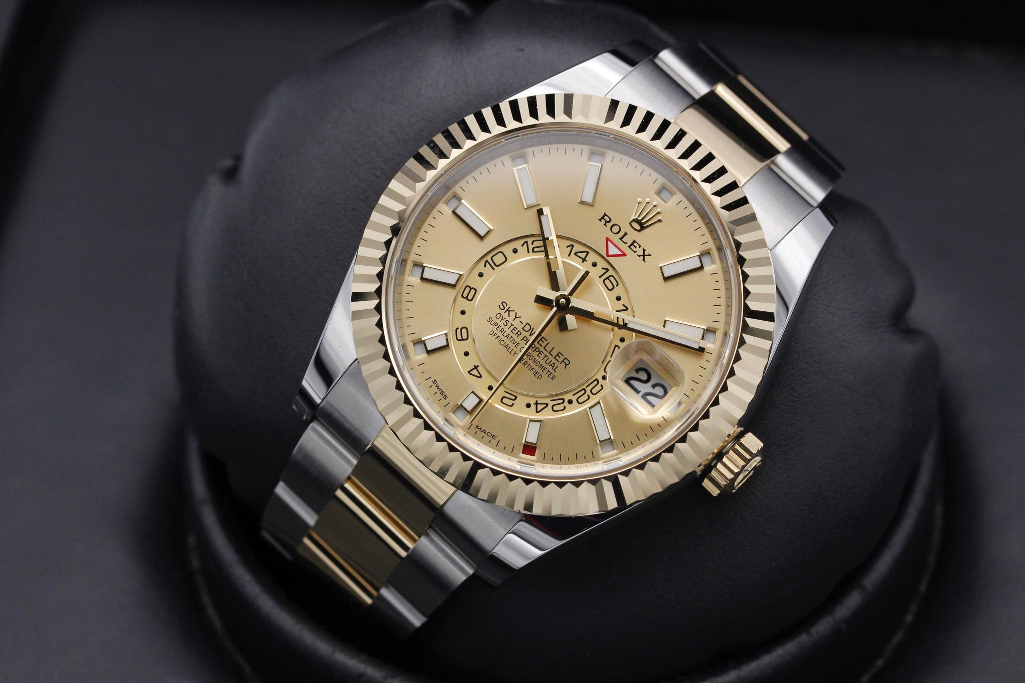 Watch Image 9