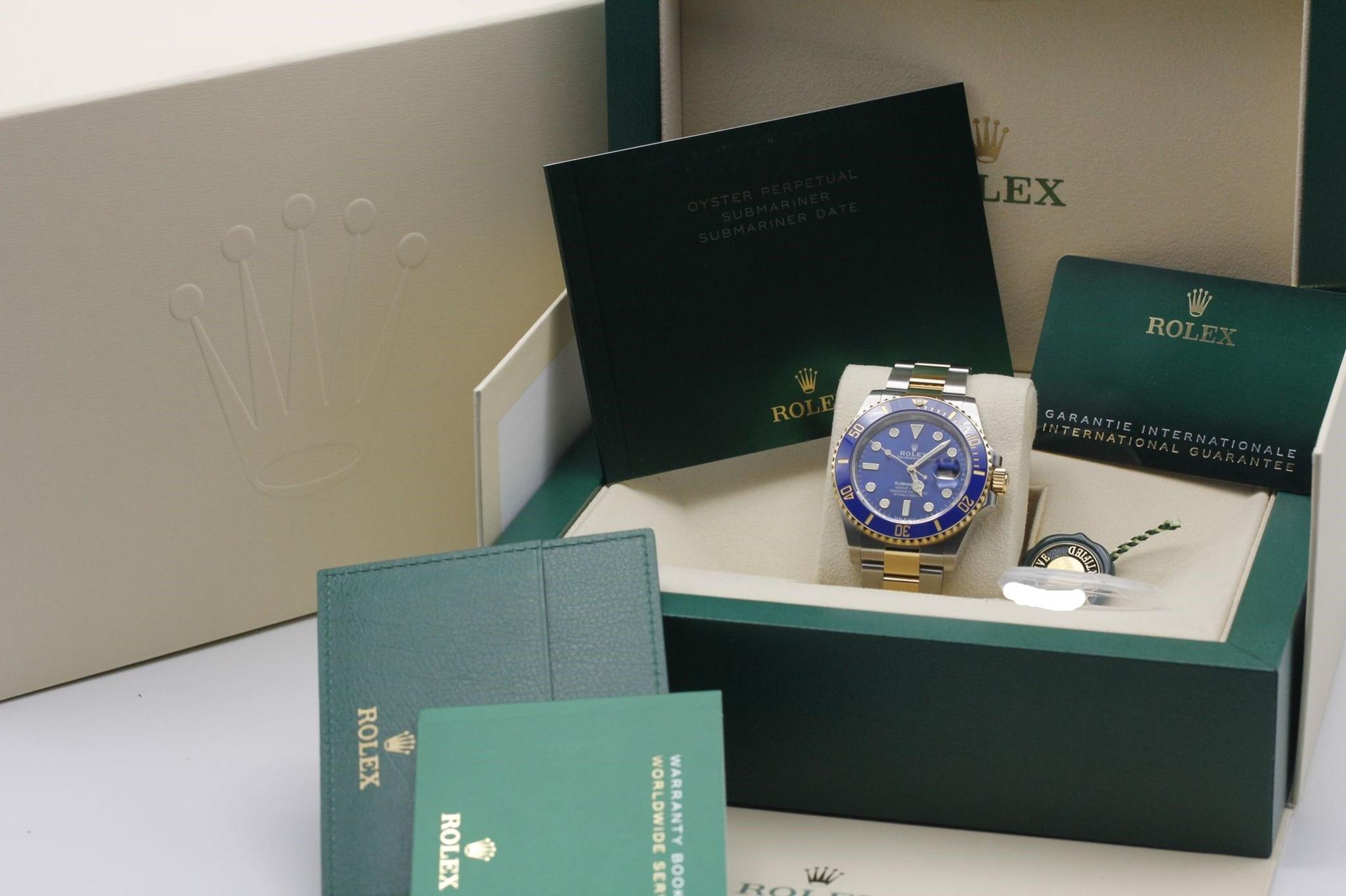 Watch Image 11