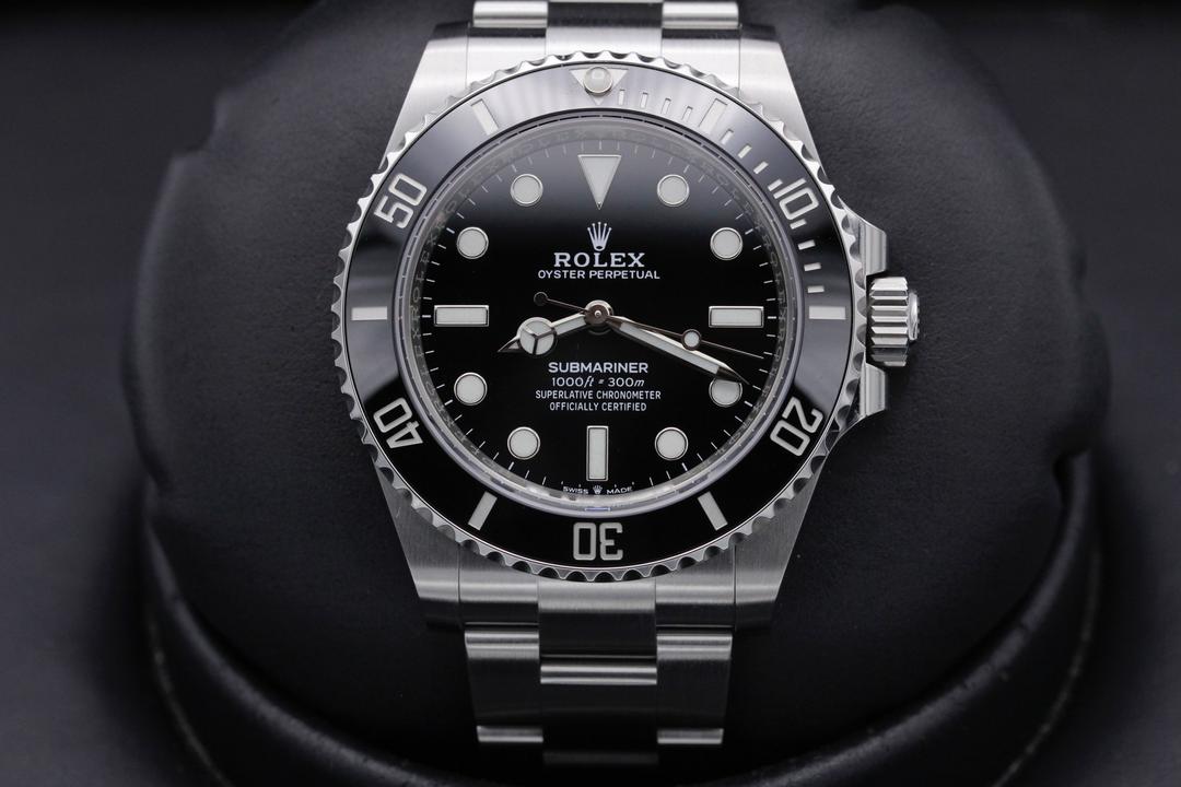 Rolex Submariner No Date / Black Cerachrome Bezel Insert 124060