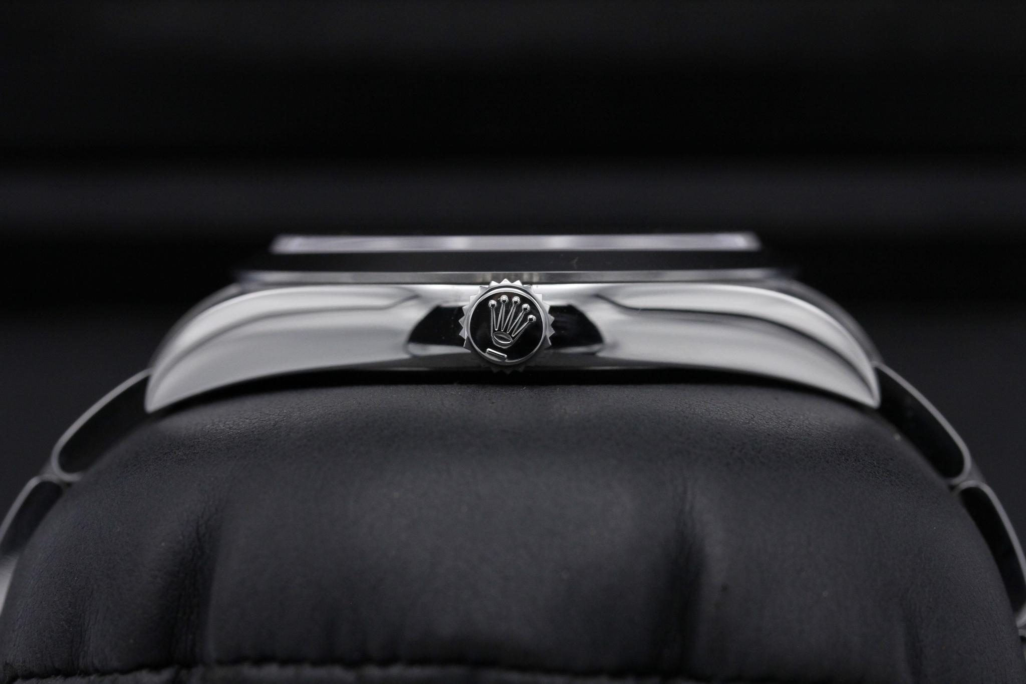 Watch Image 3