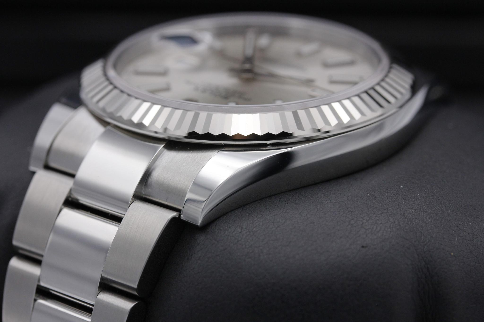 Watch Image 5