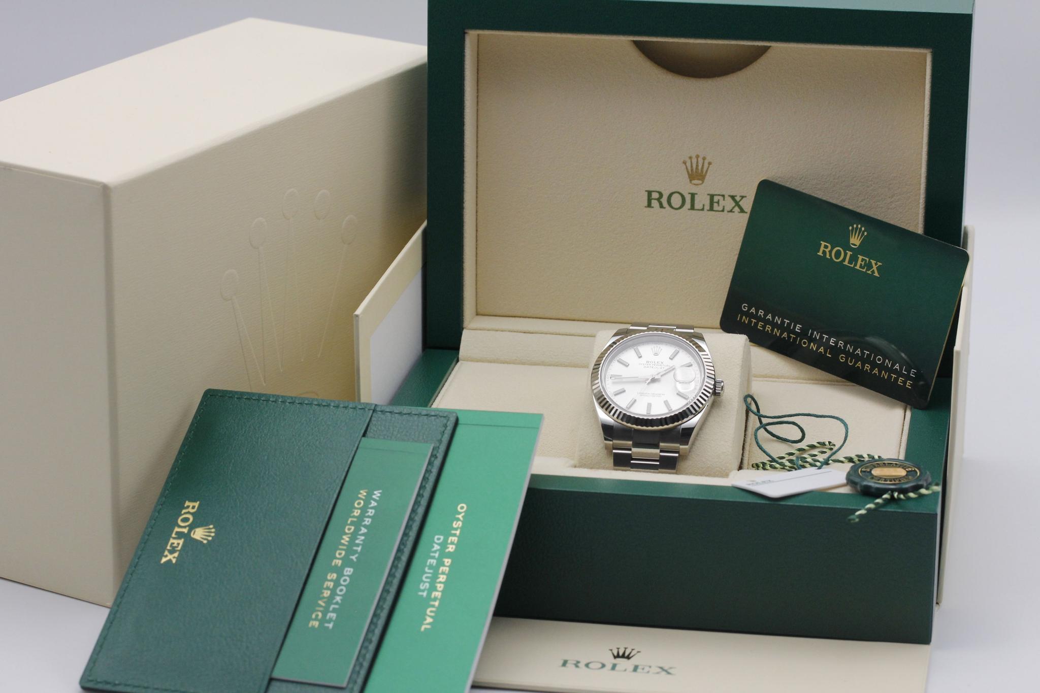 Watch Image 11