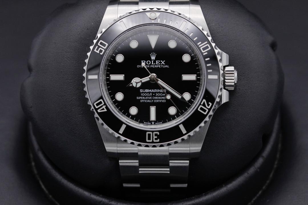 Rolex Submariner No Date / Black Cerachrome Bezel Insert 124060