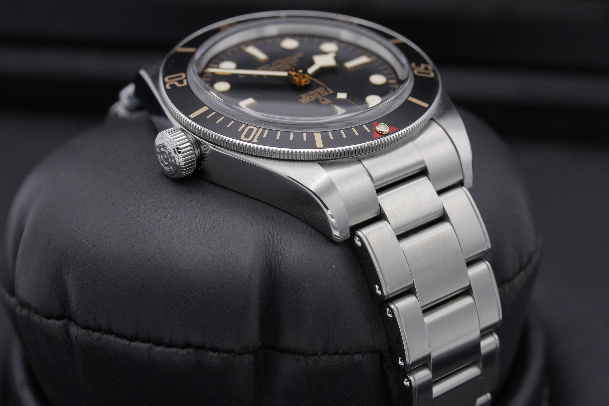 Watch Image 4