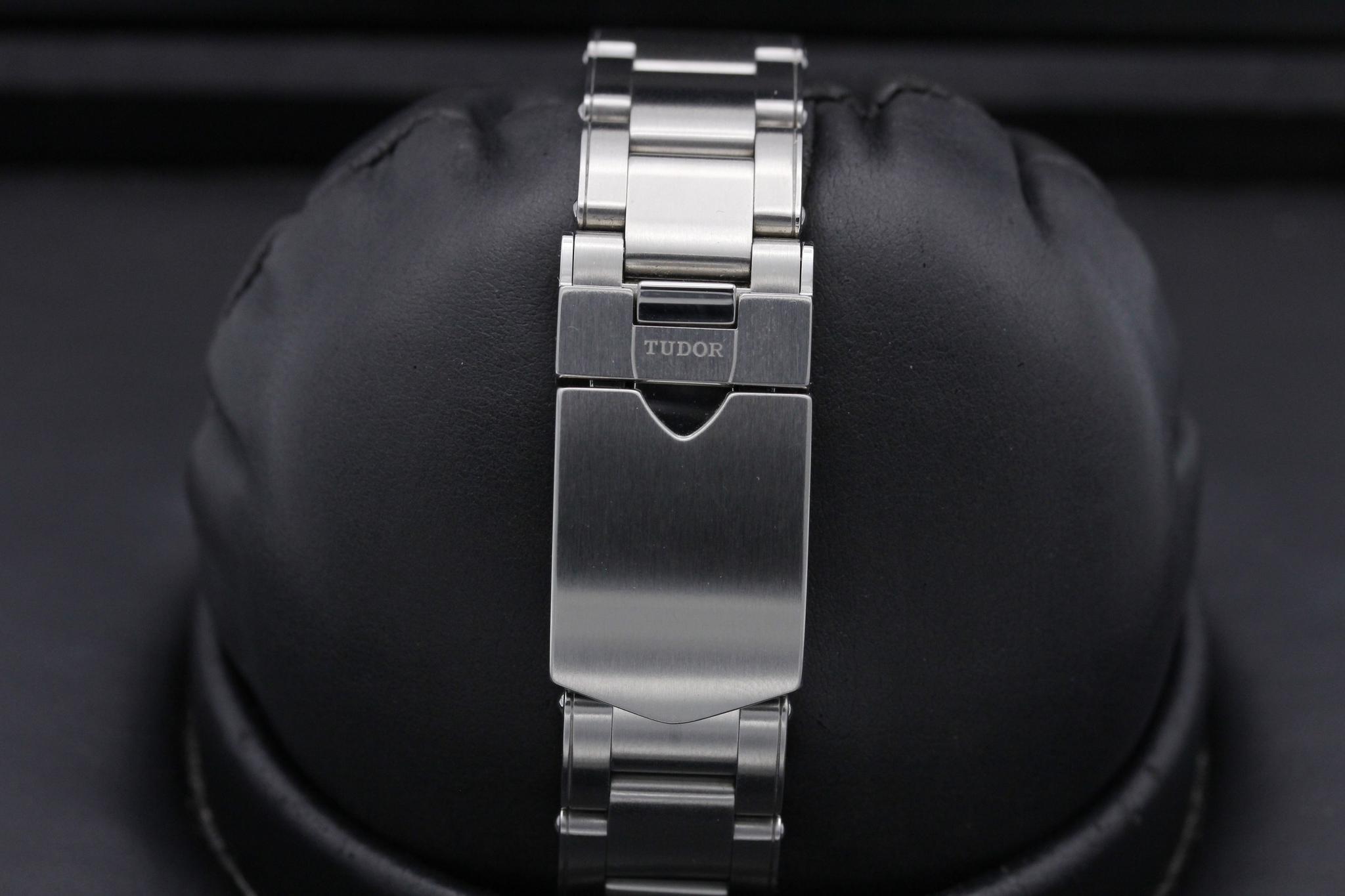 Watch Image 8