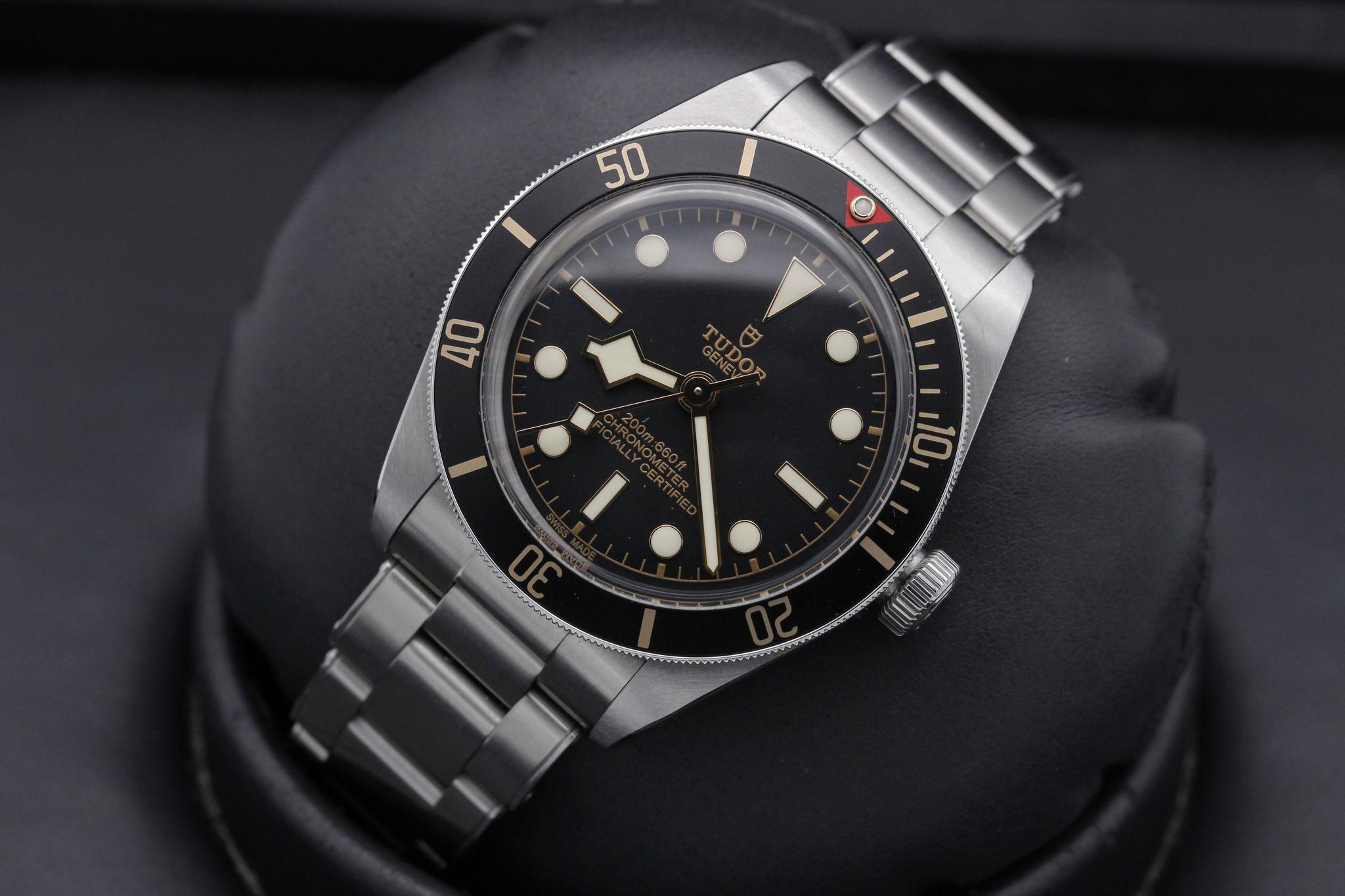 Watch Image 9