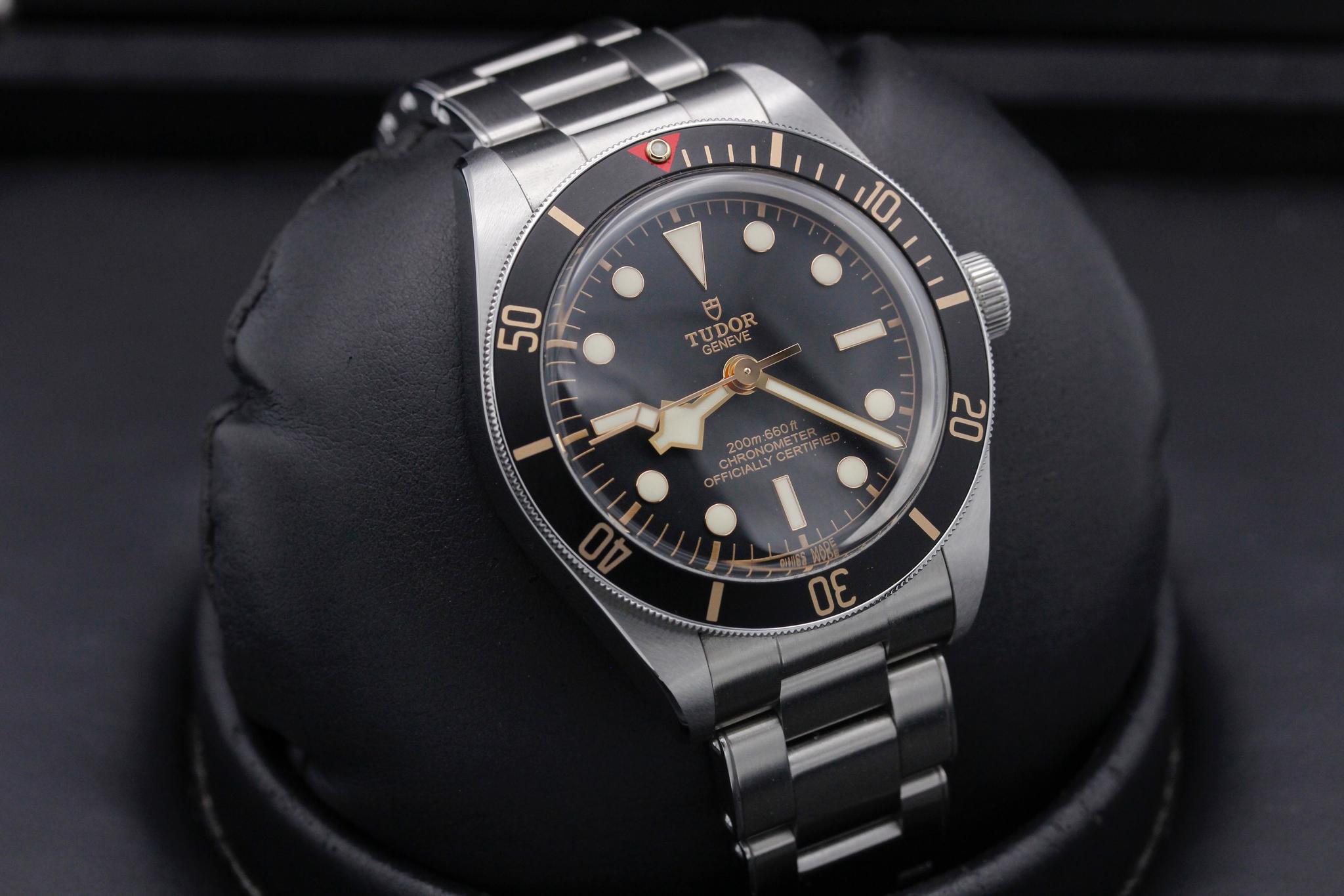 Watch Image 10
