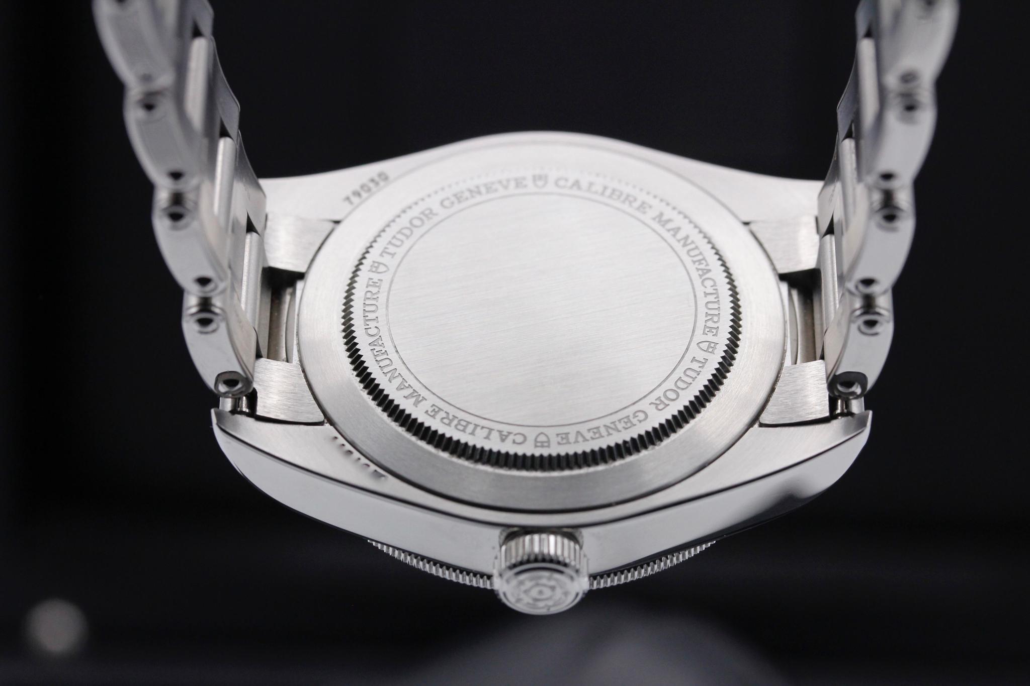 Watch Image 7