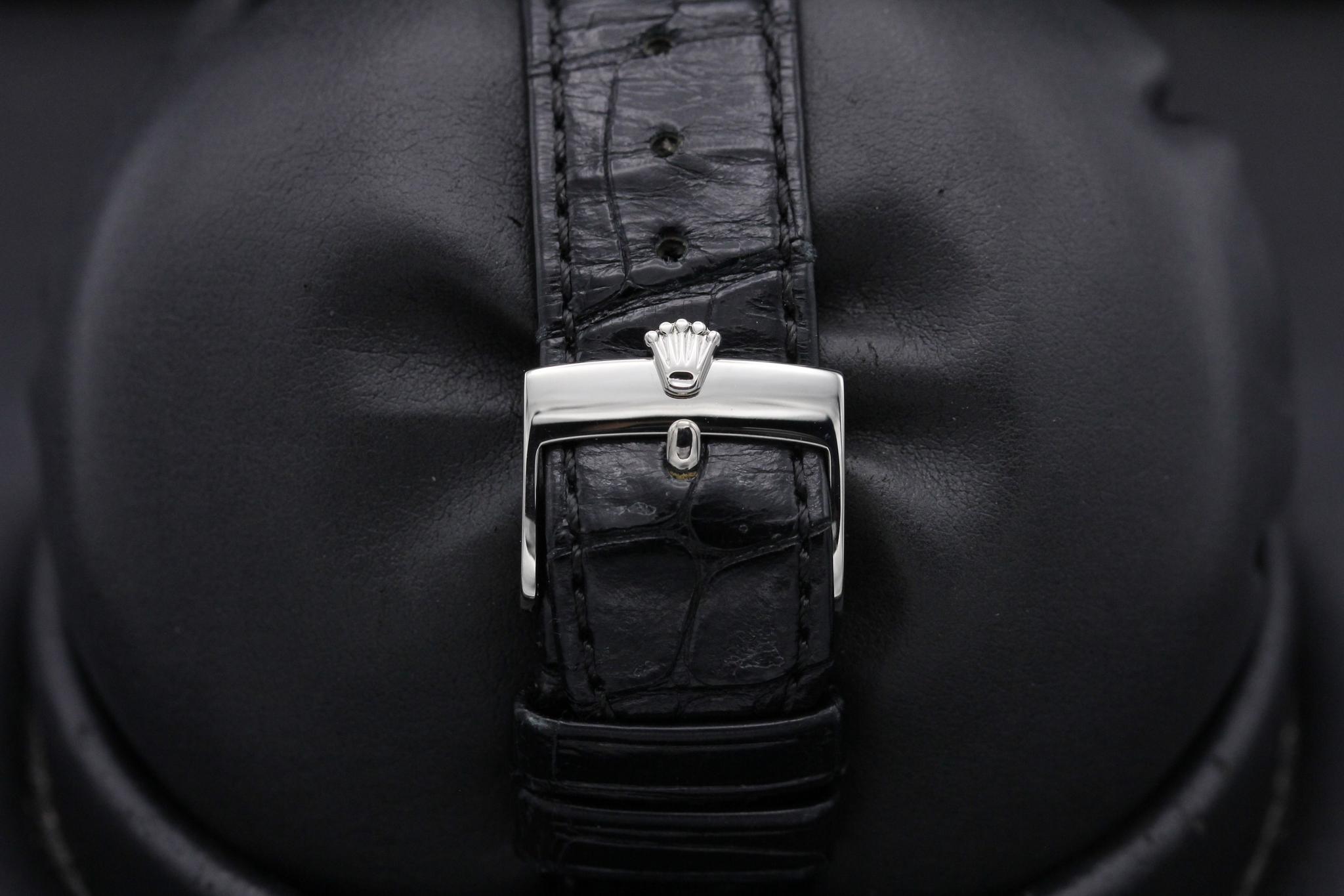 Watch Image 8