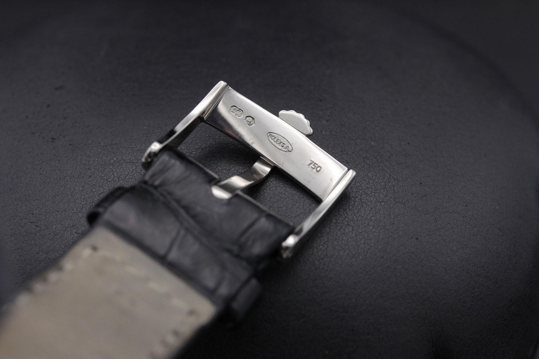 Watch Image 9