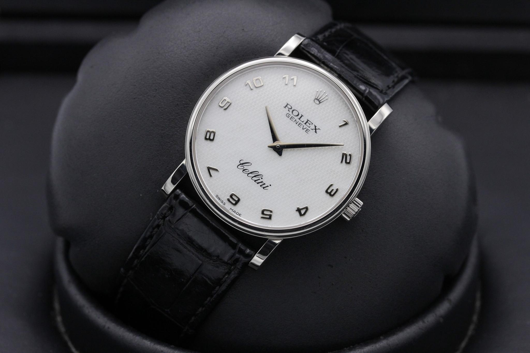 Watch Image 10