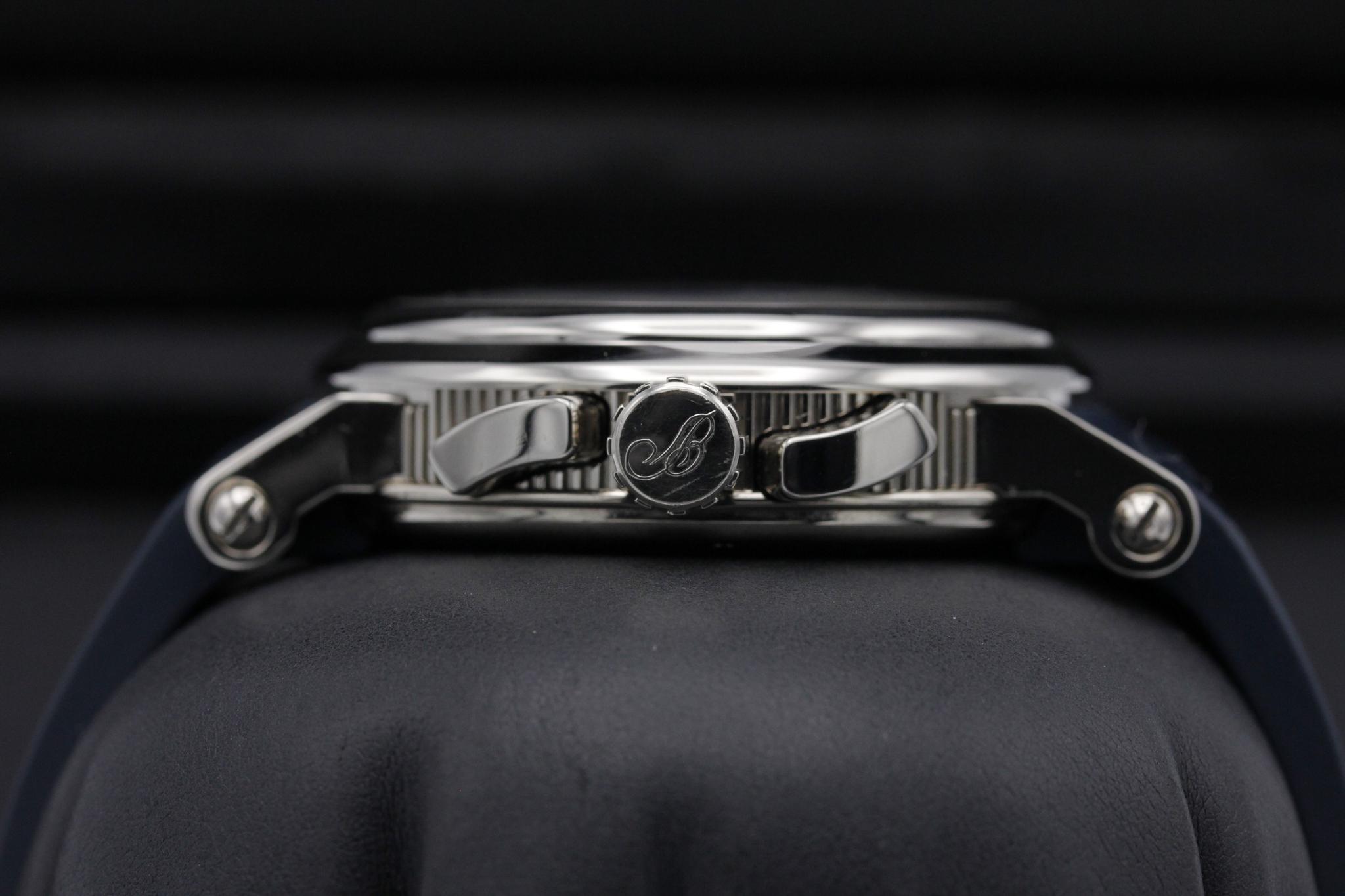 Watch Image 3