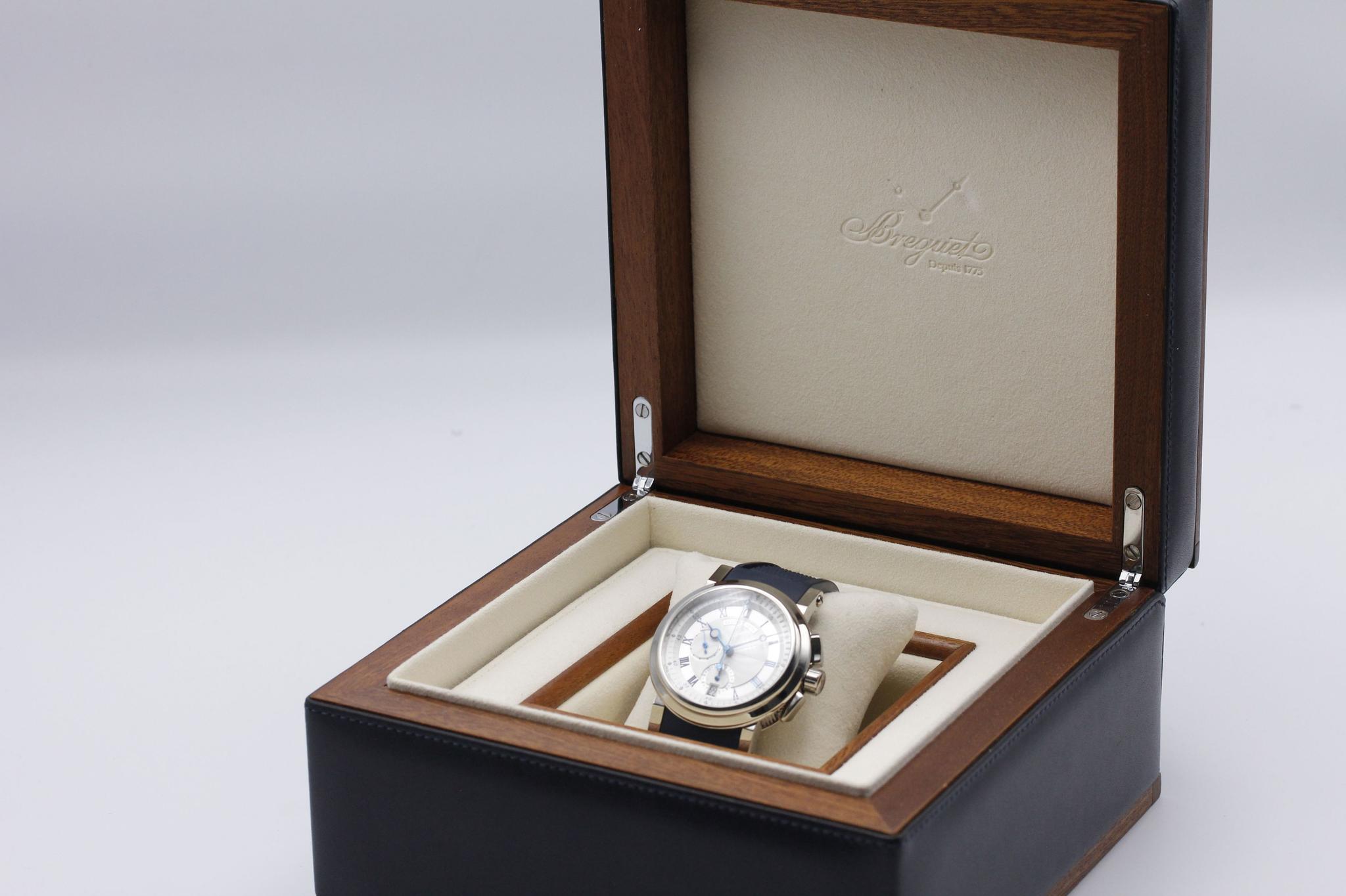 Watch Image 11