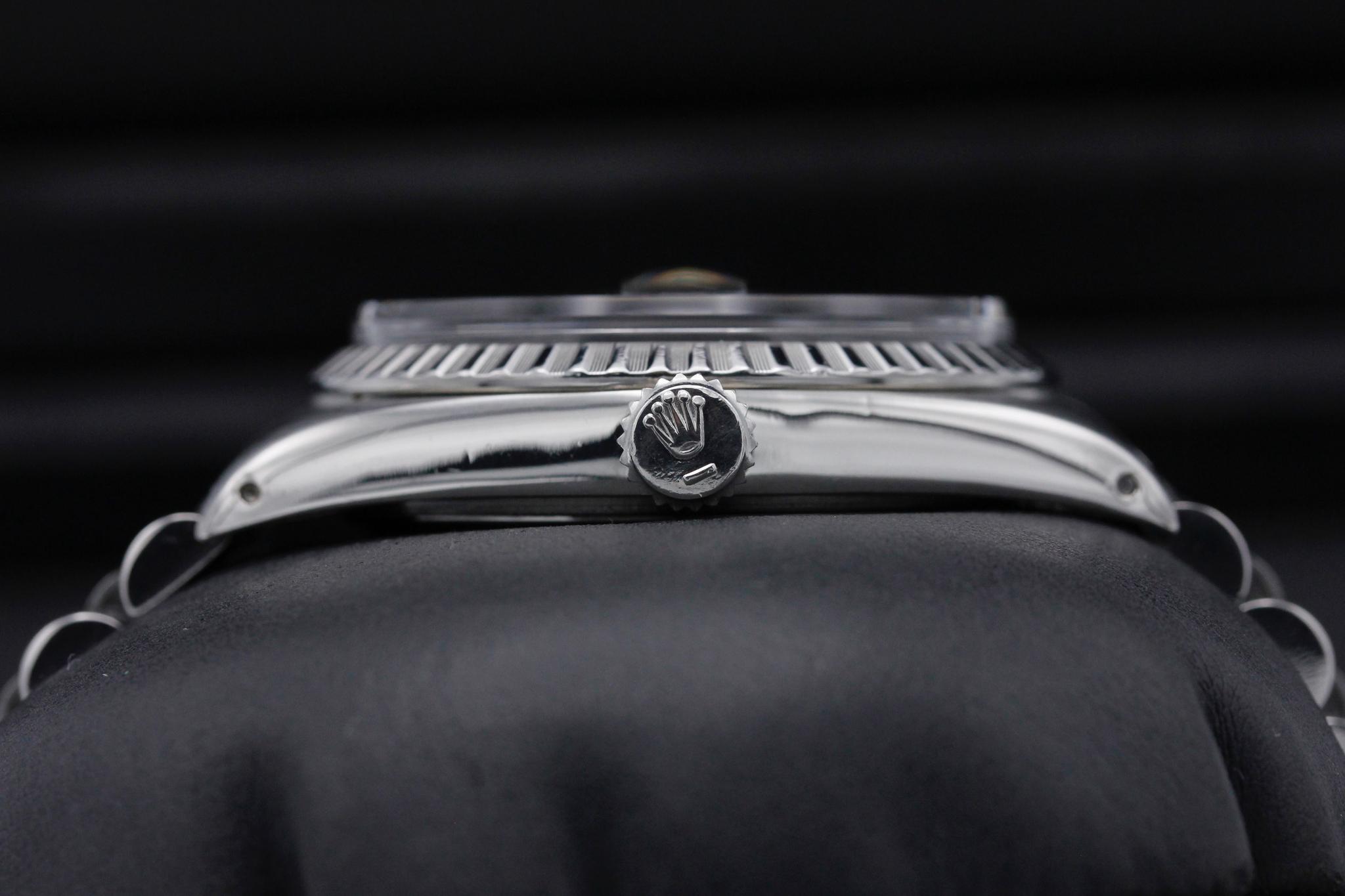 Watch Image 3