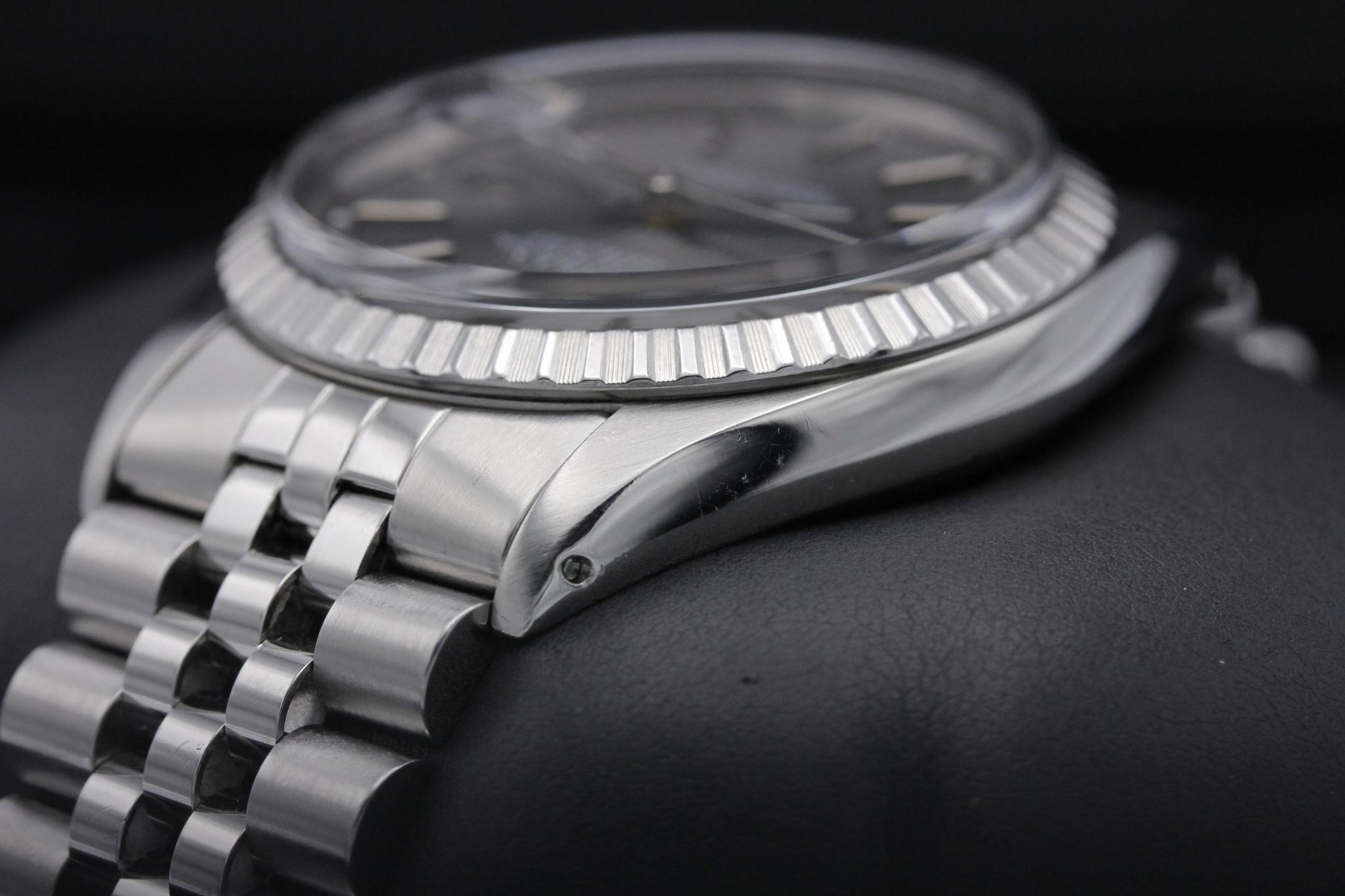 Watch Image 5