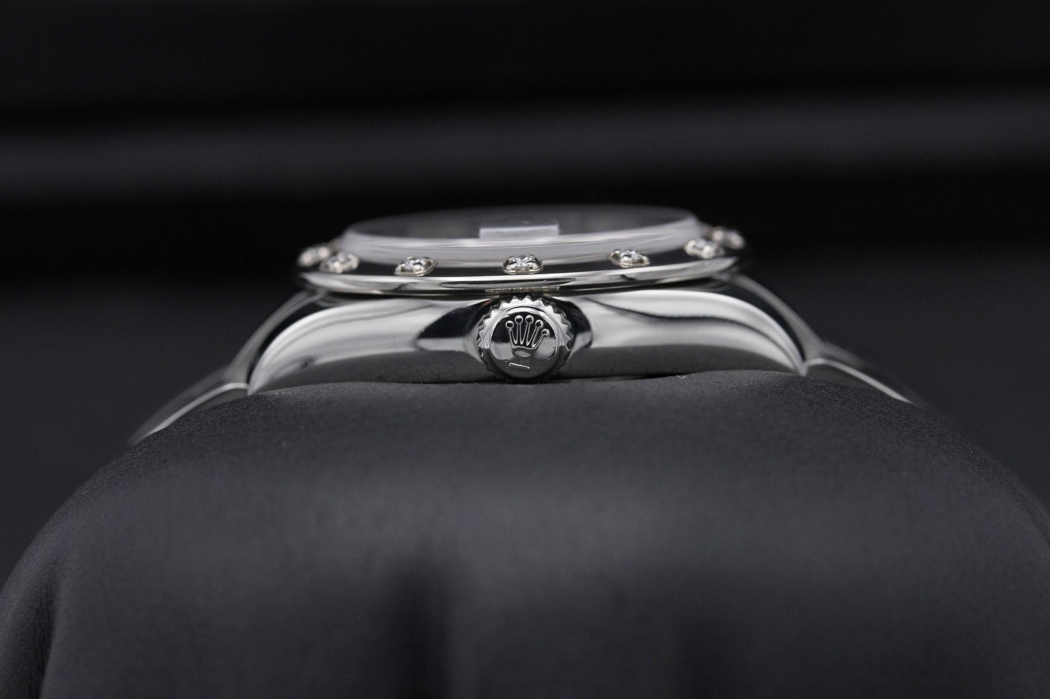 Watch Image 3