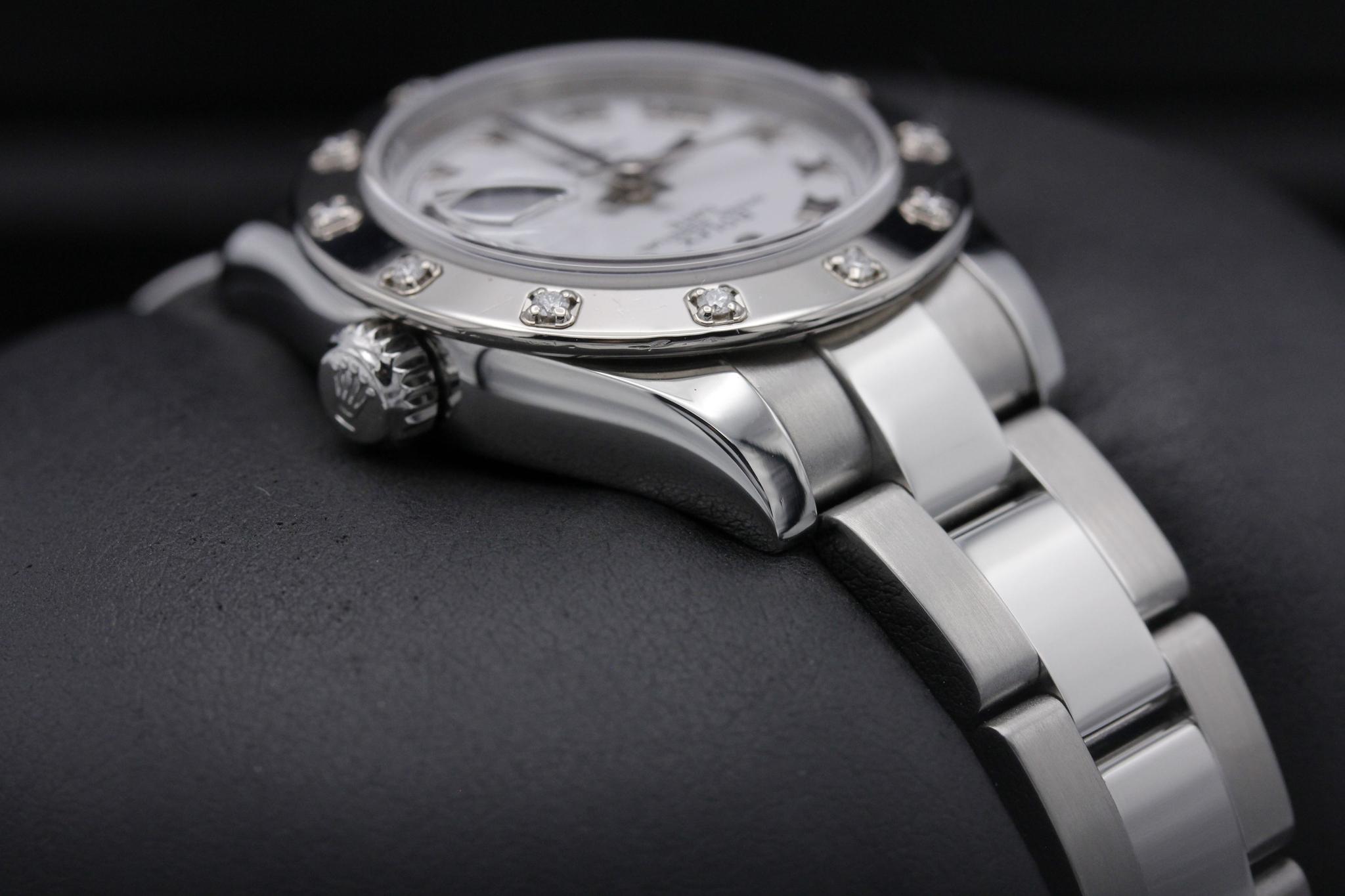 Watch Image 4