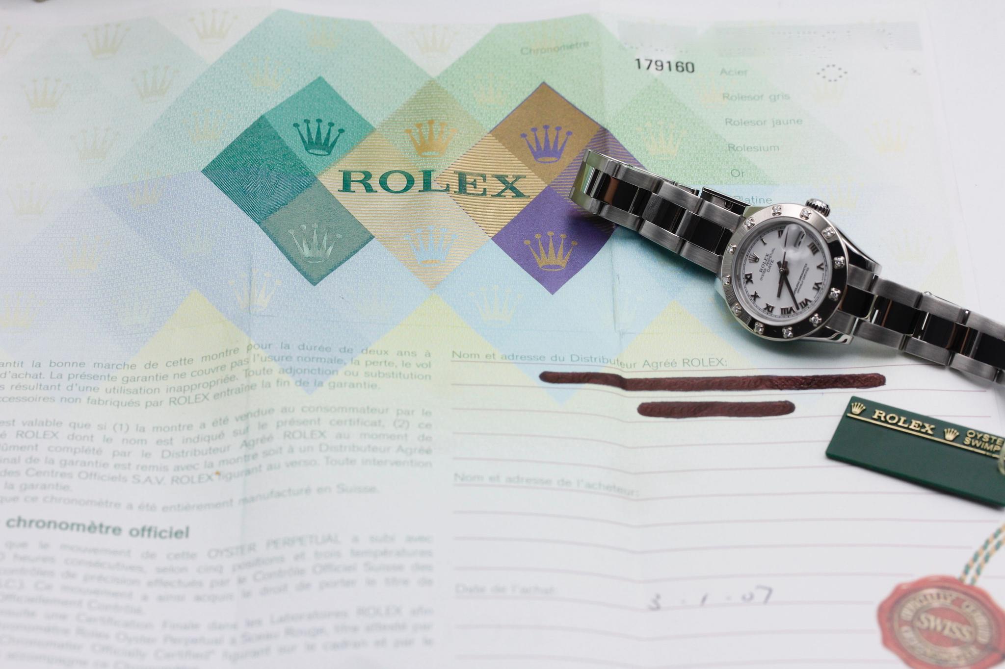 Watch Image 11