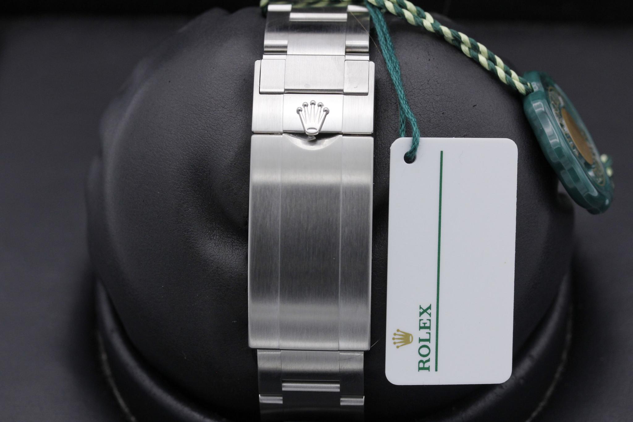 Watch Image 8