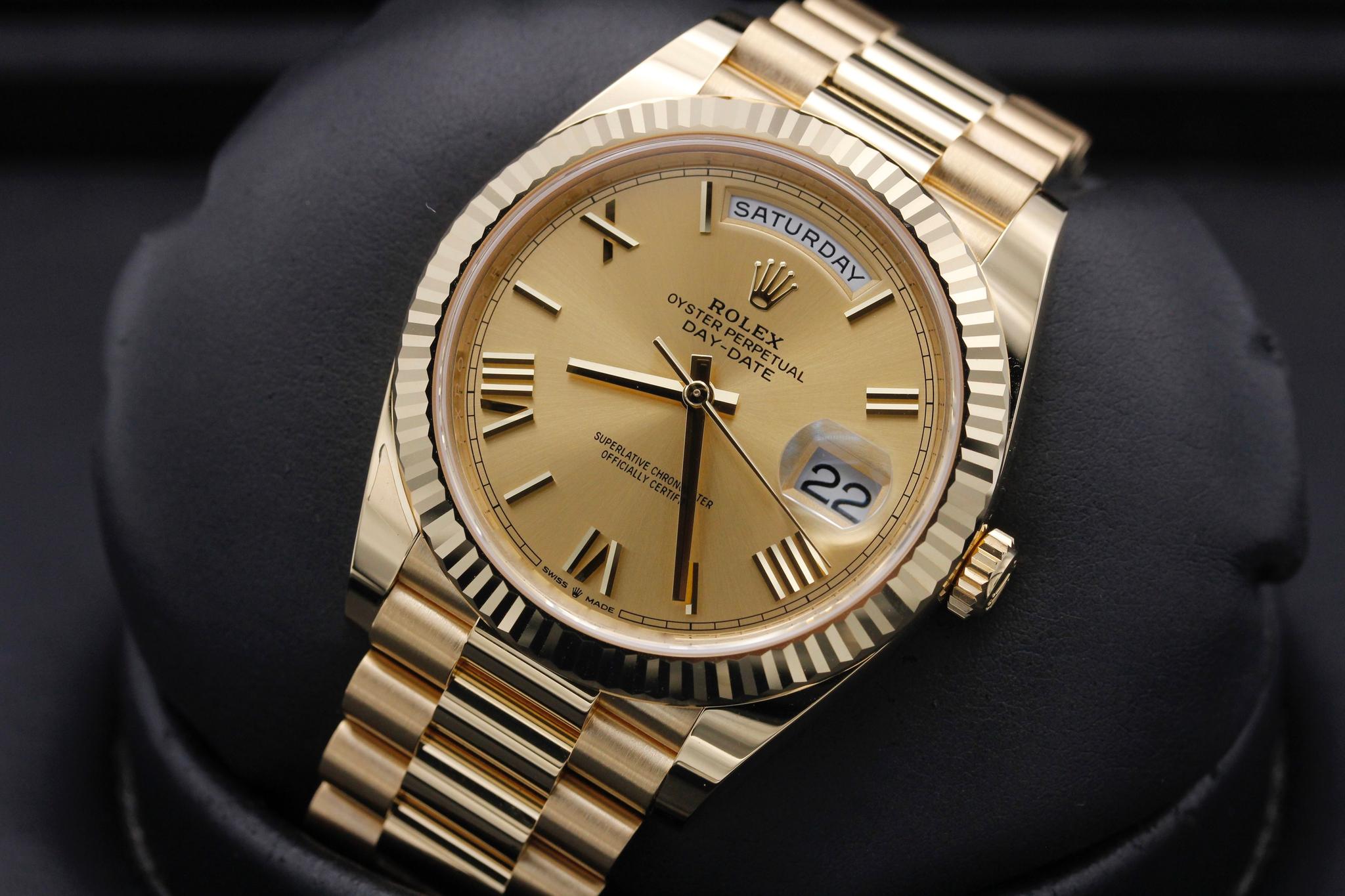 Watch Image 10