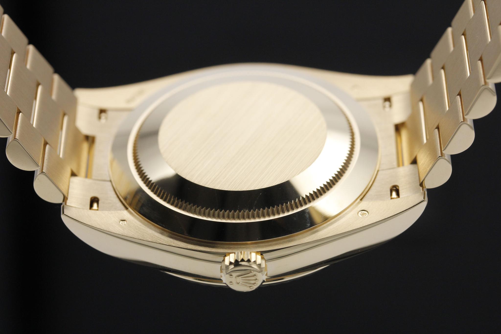 Watch Image 7