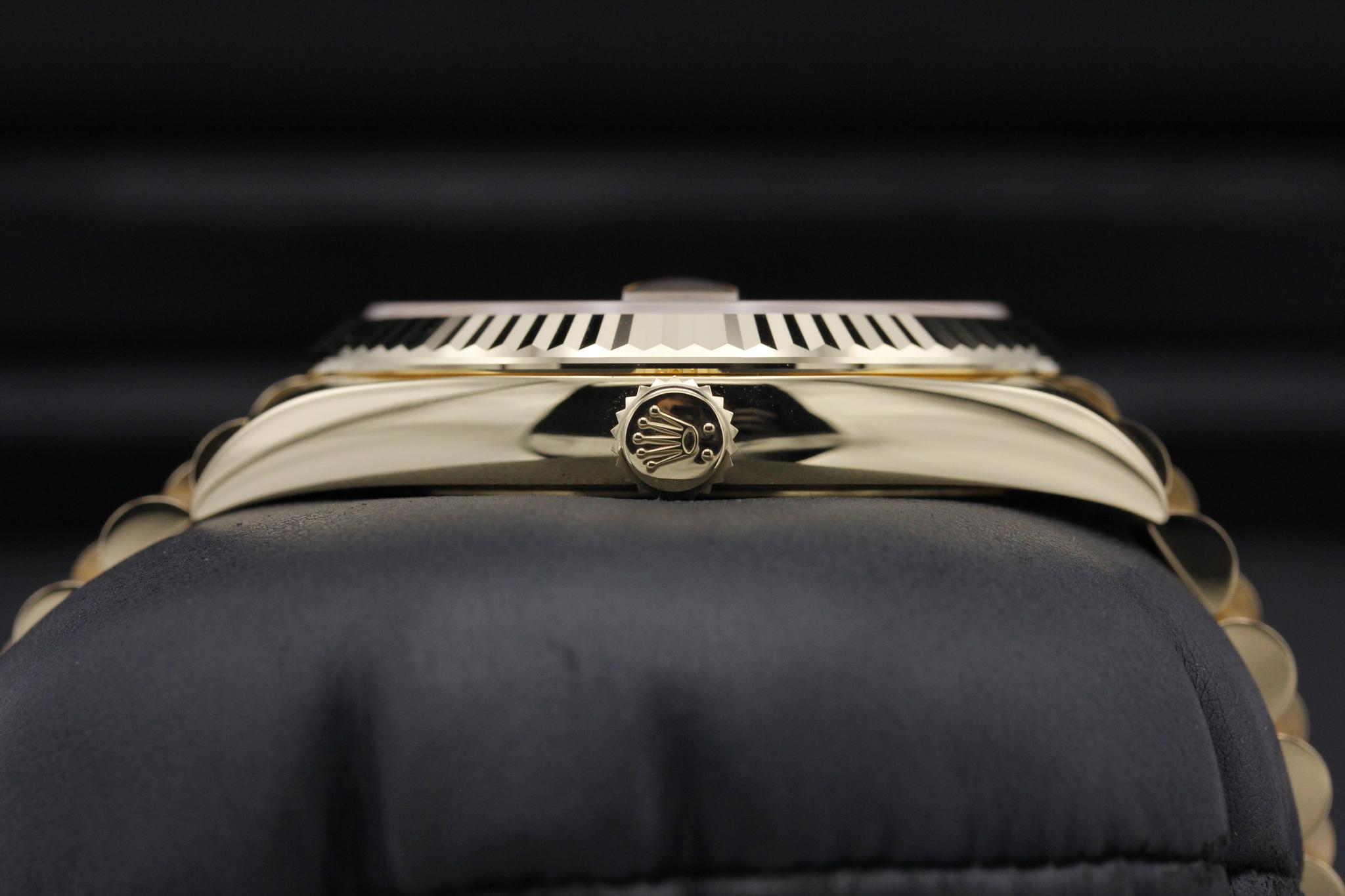 Watch Image 3