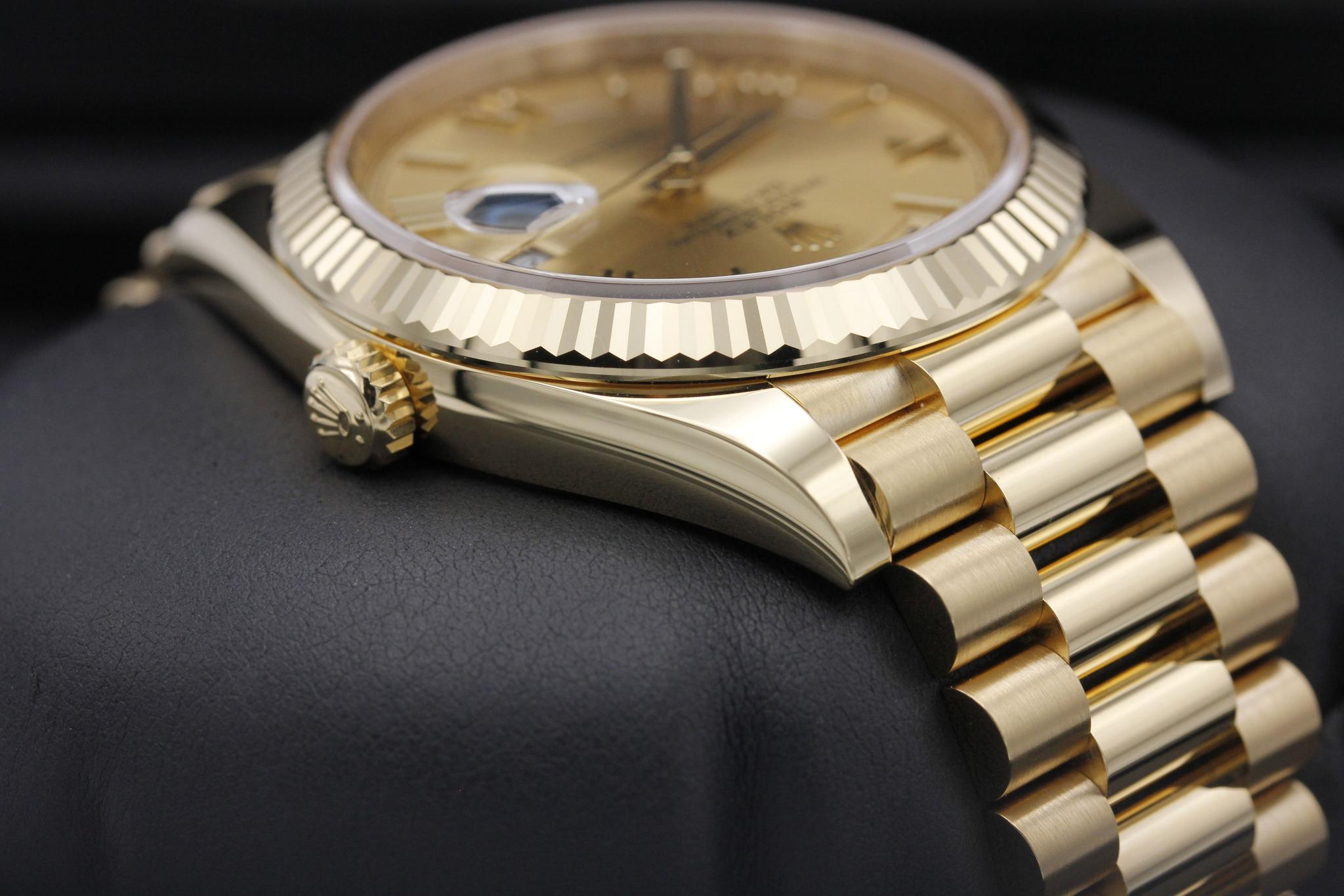 Watch Image 4