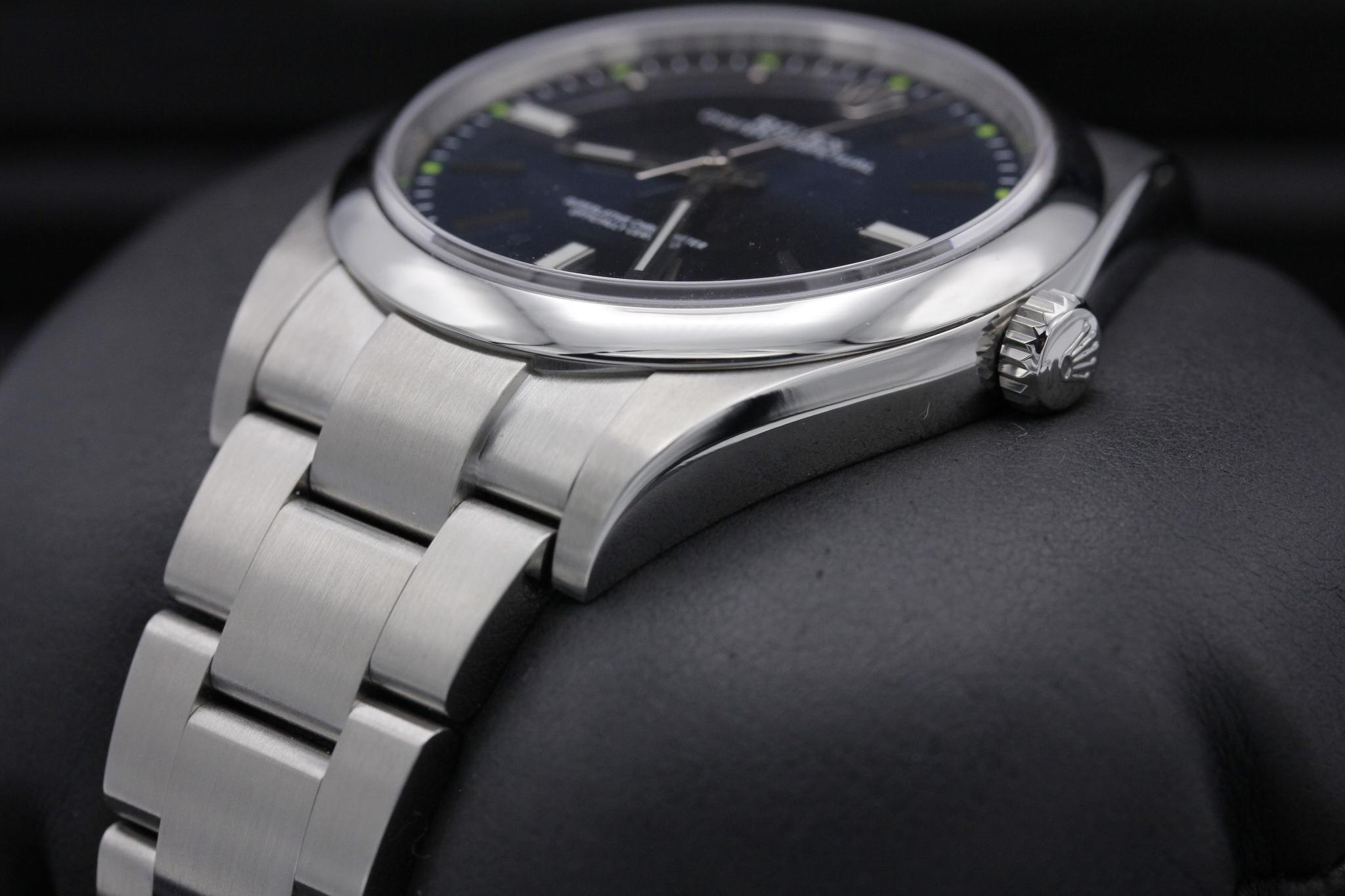 Watch Image 2