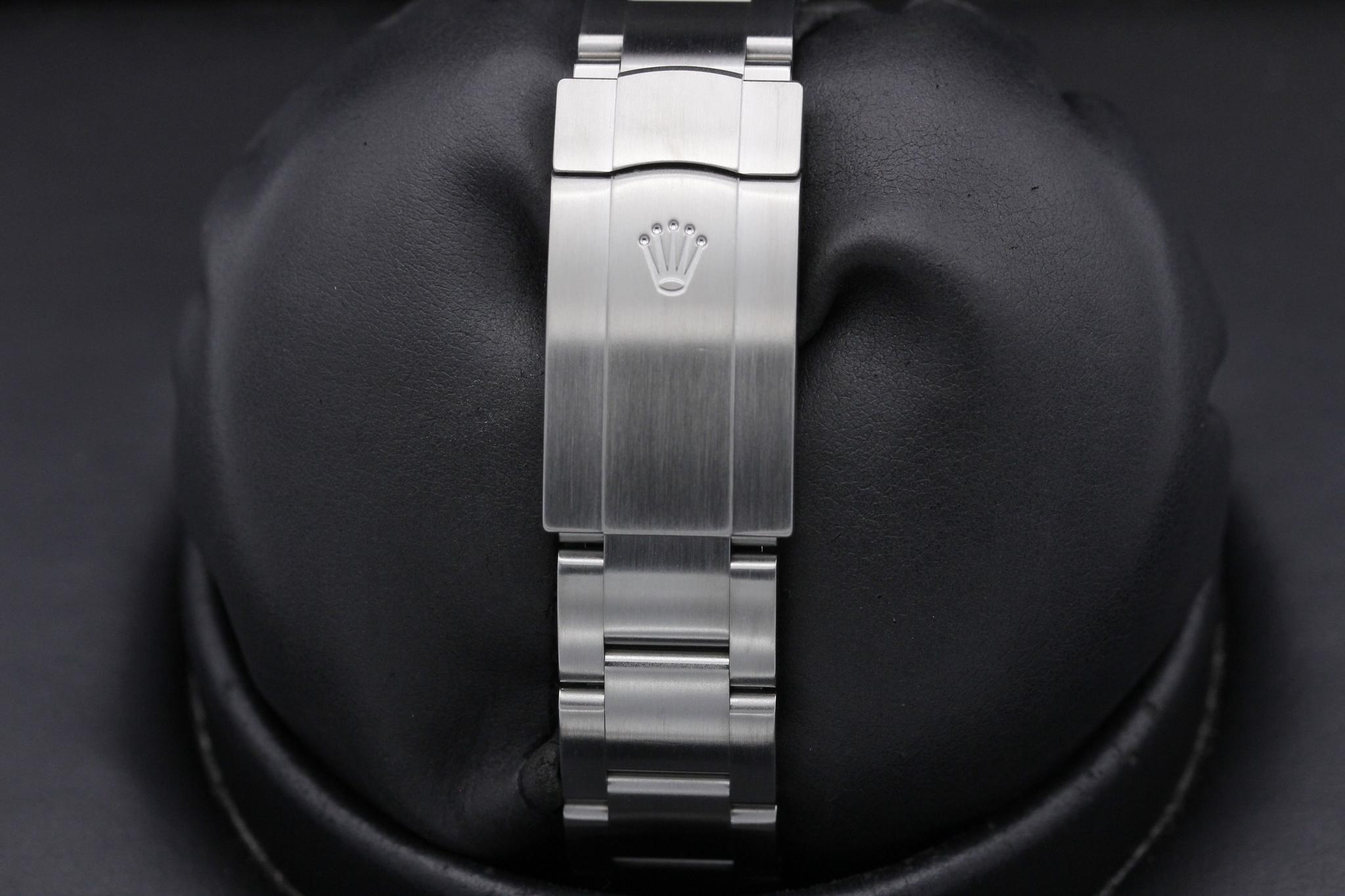 Watch Image 8