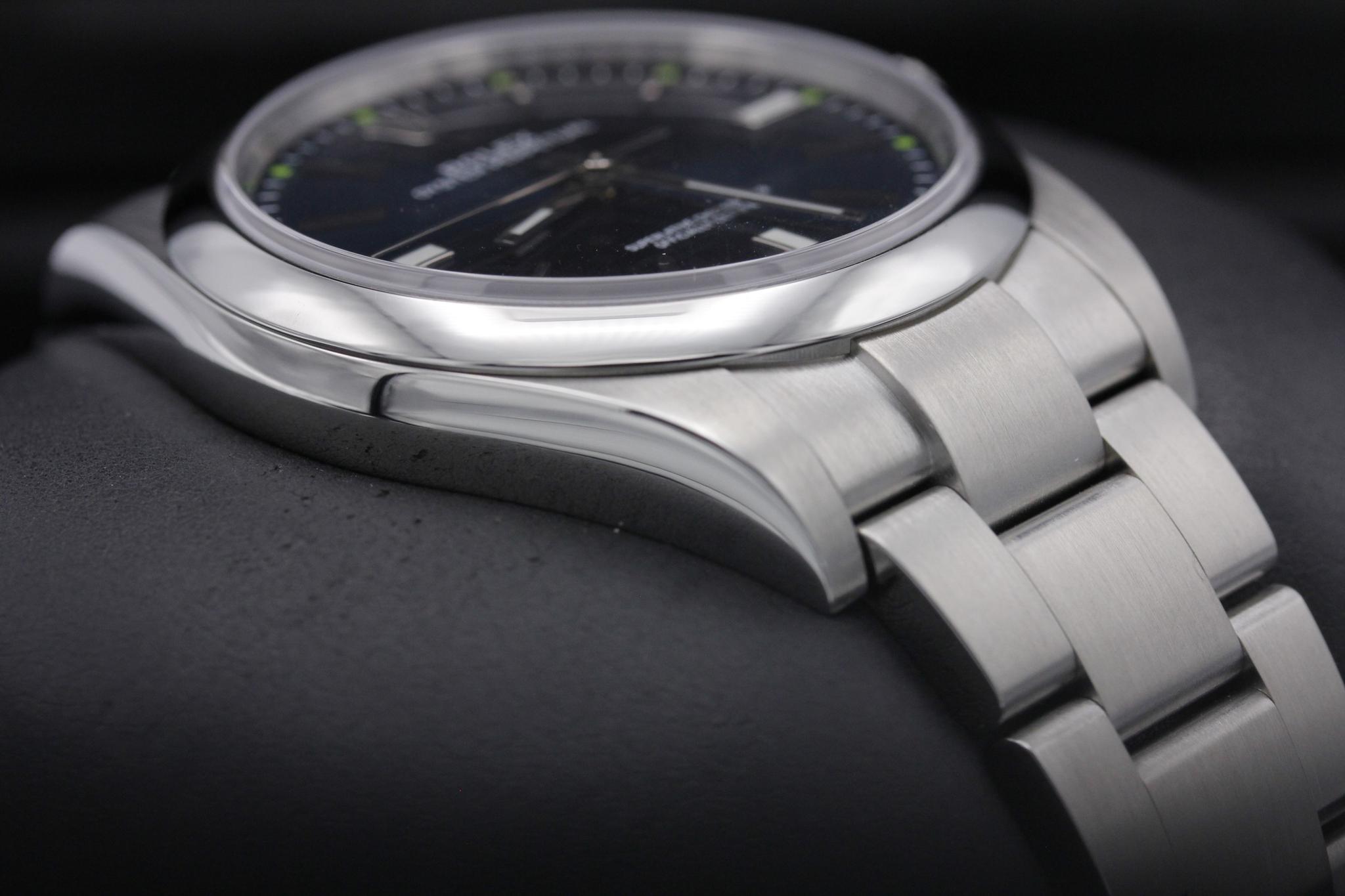 Watch Image 6