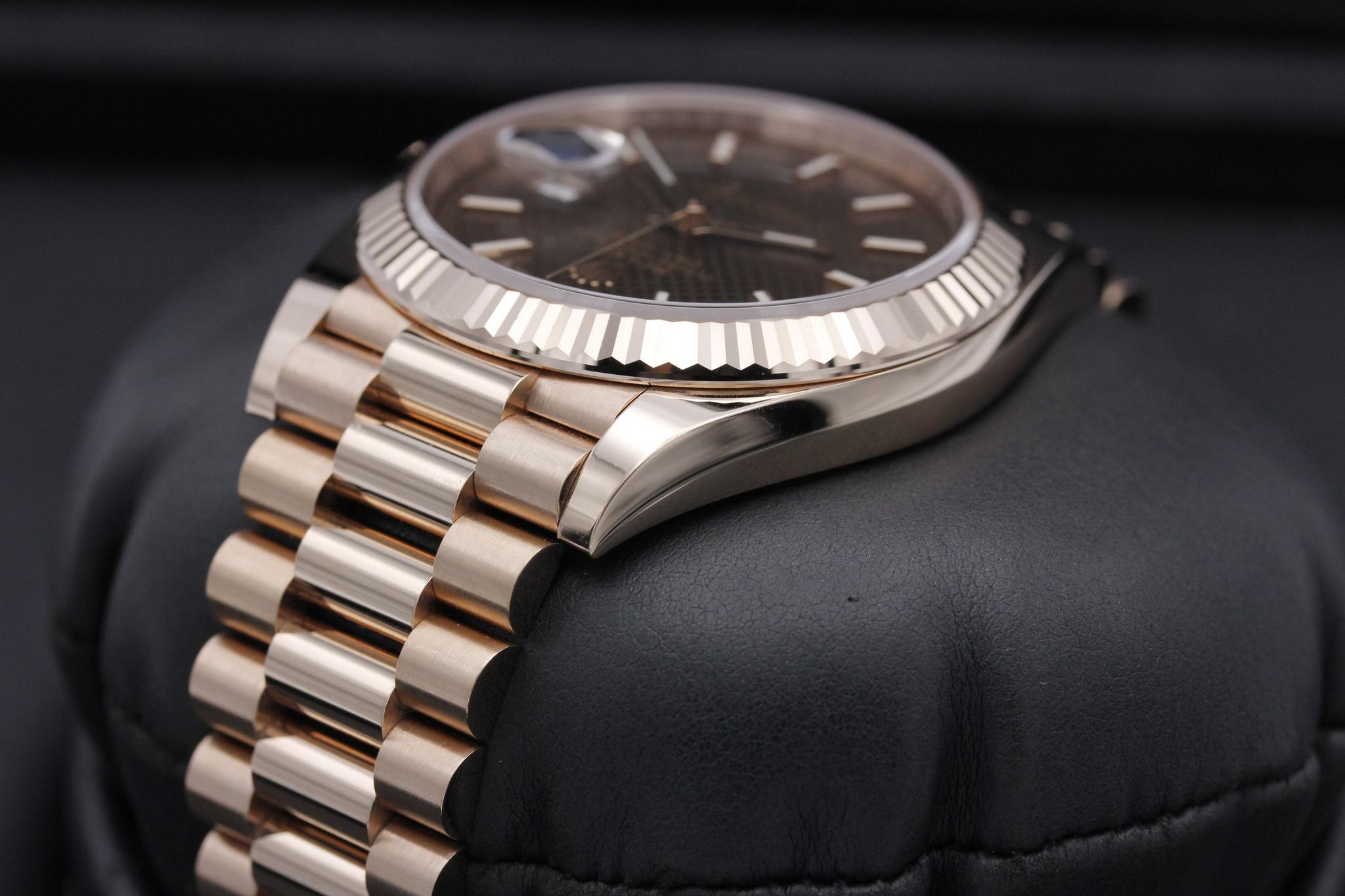 Watch Image 5