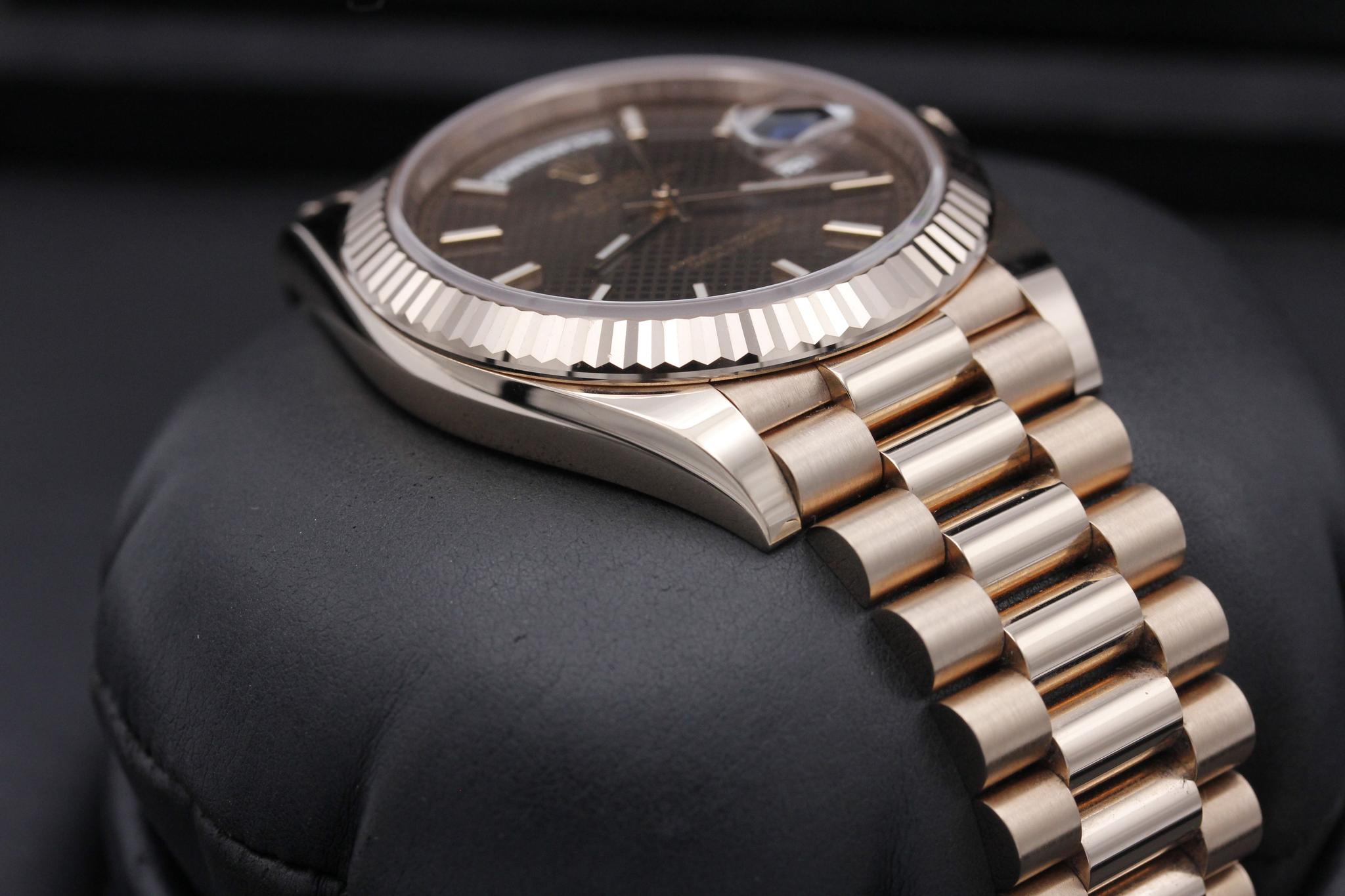 Watch Image 6
