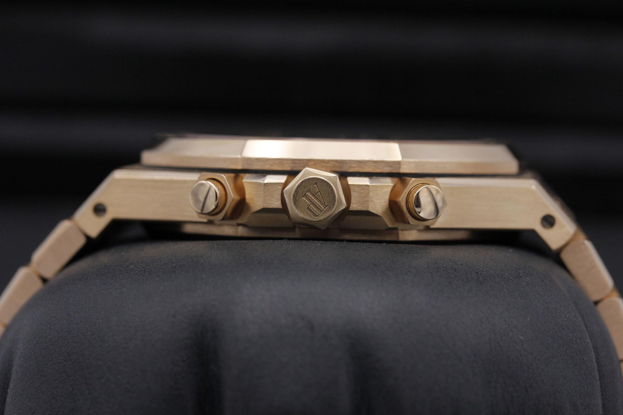 Watch Image 3
