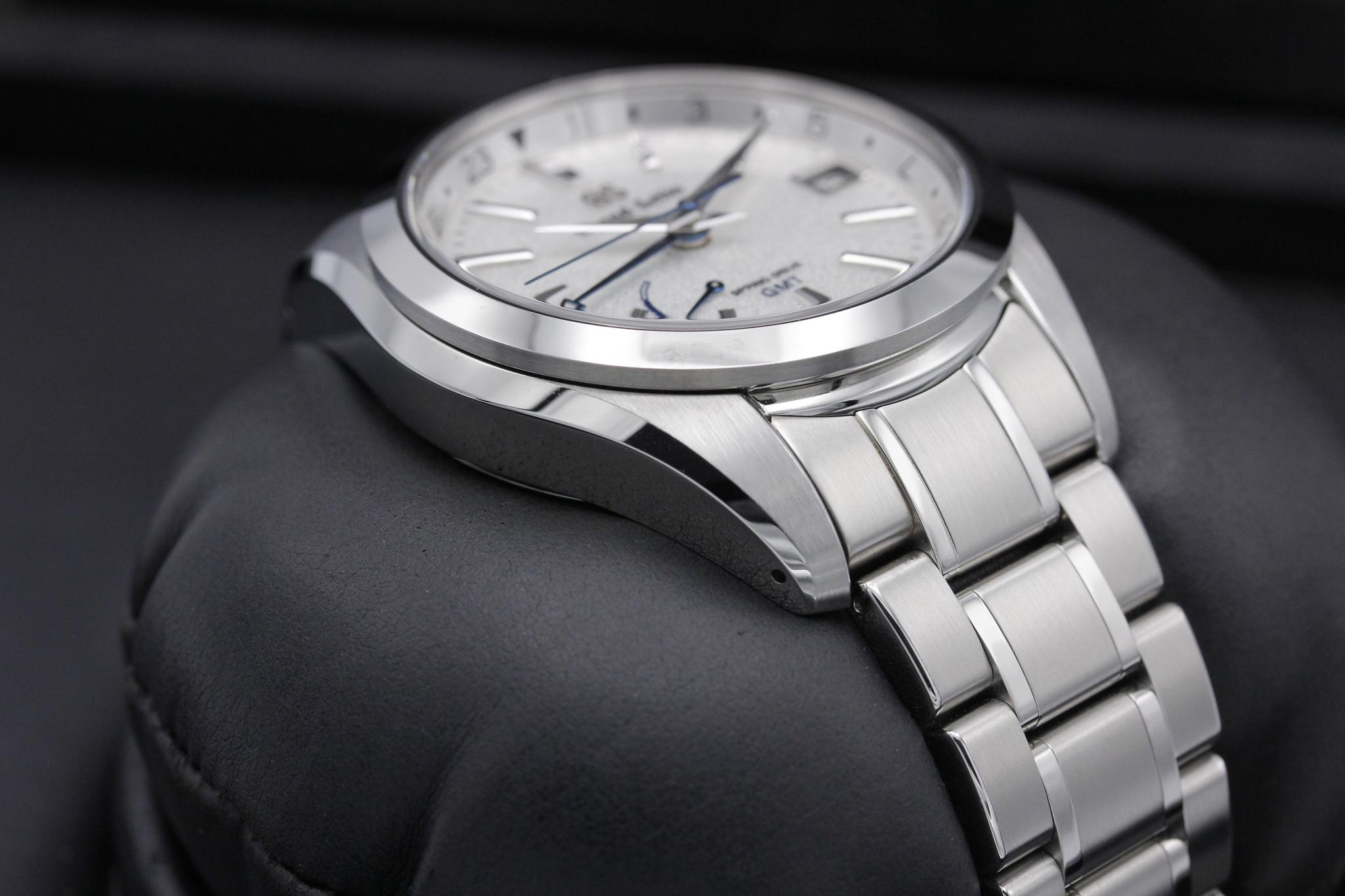 Watch Image 6