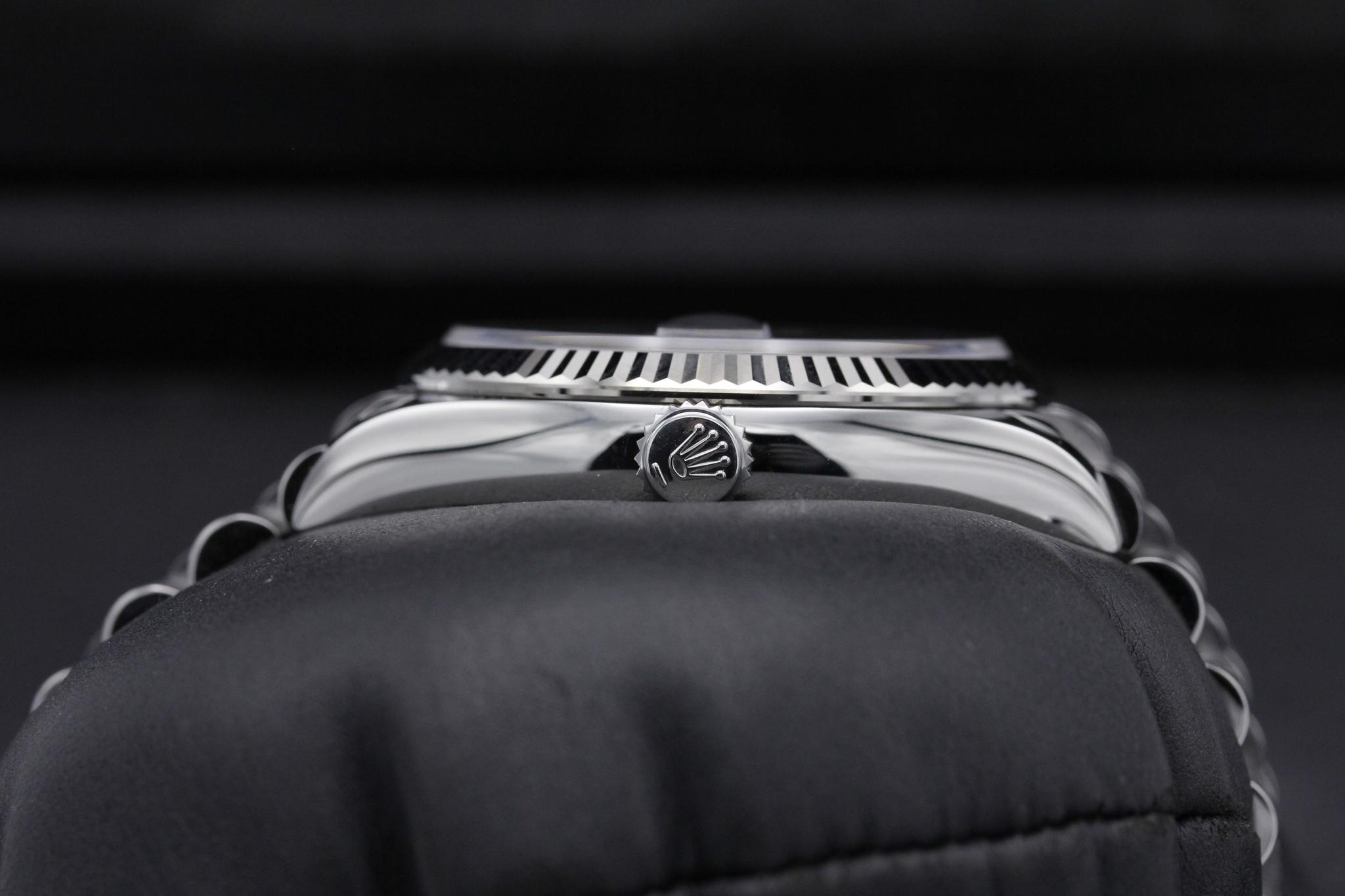 Watch Image 3