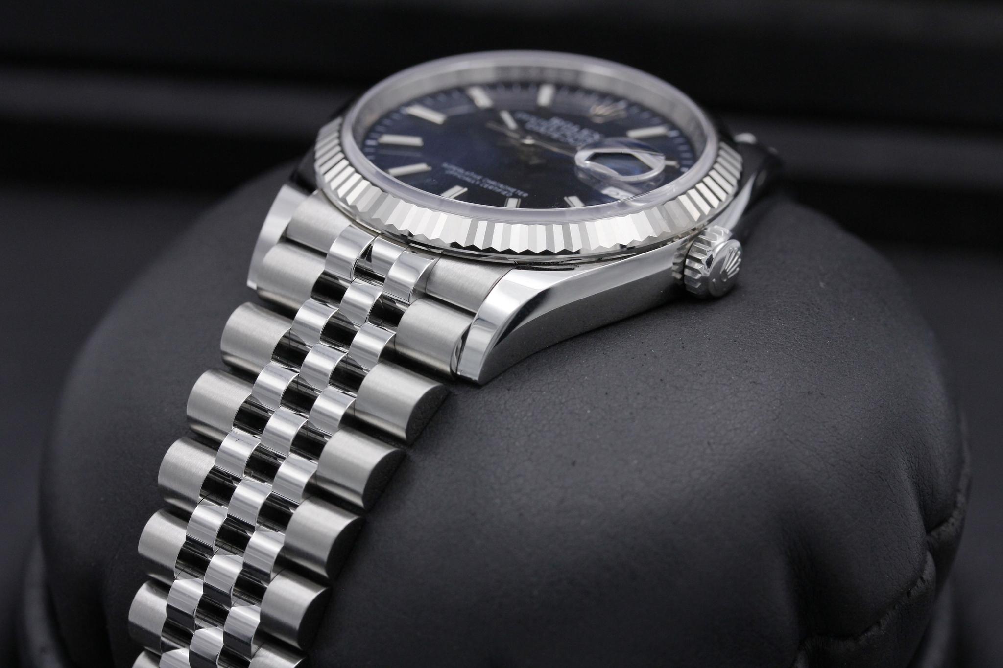 Watch Image 2