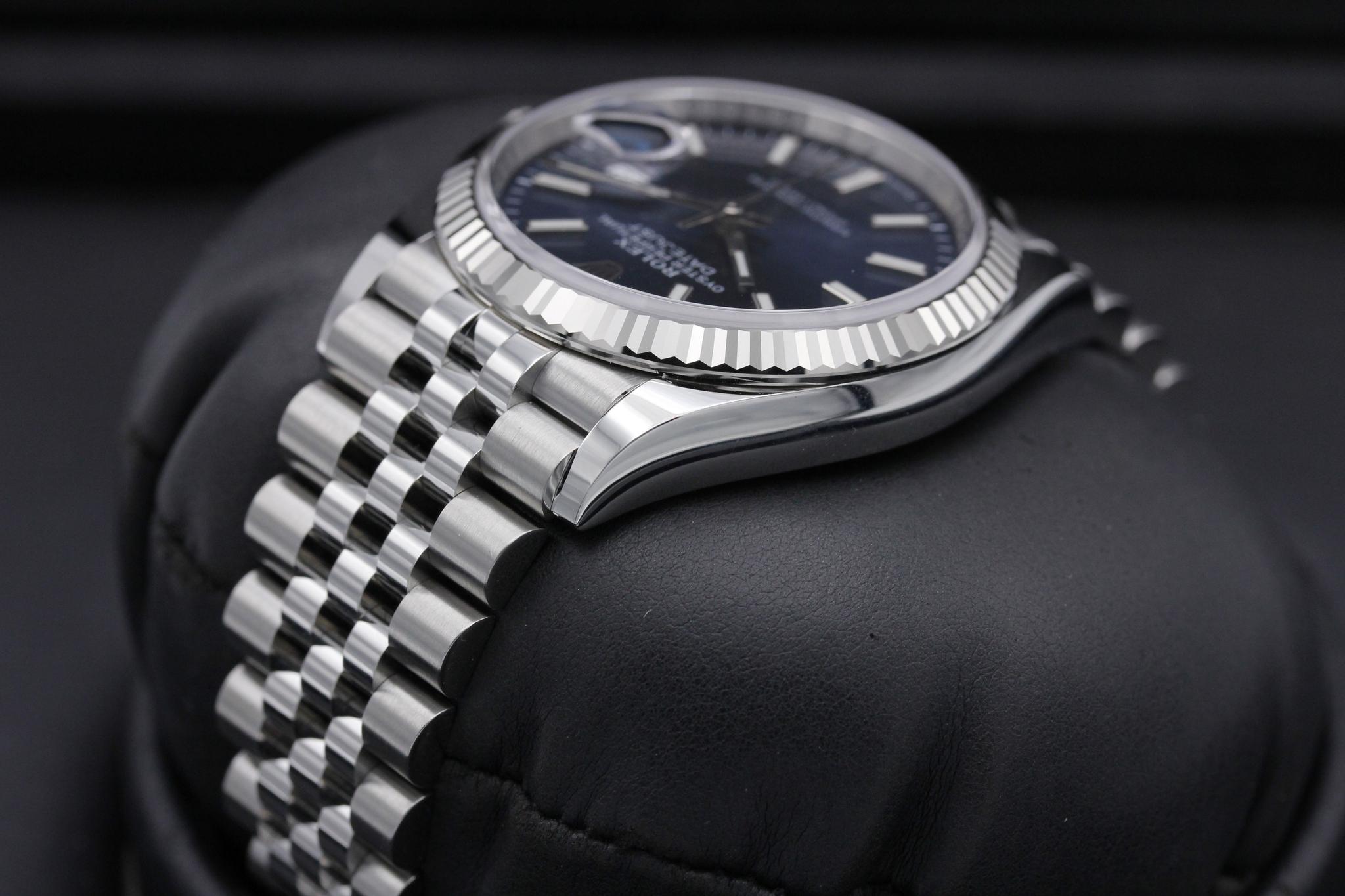 Watch Image 5
