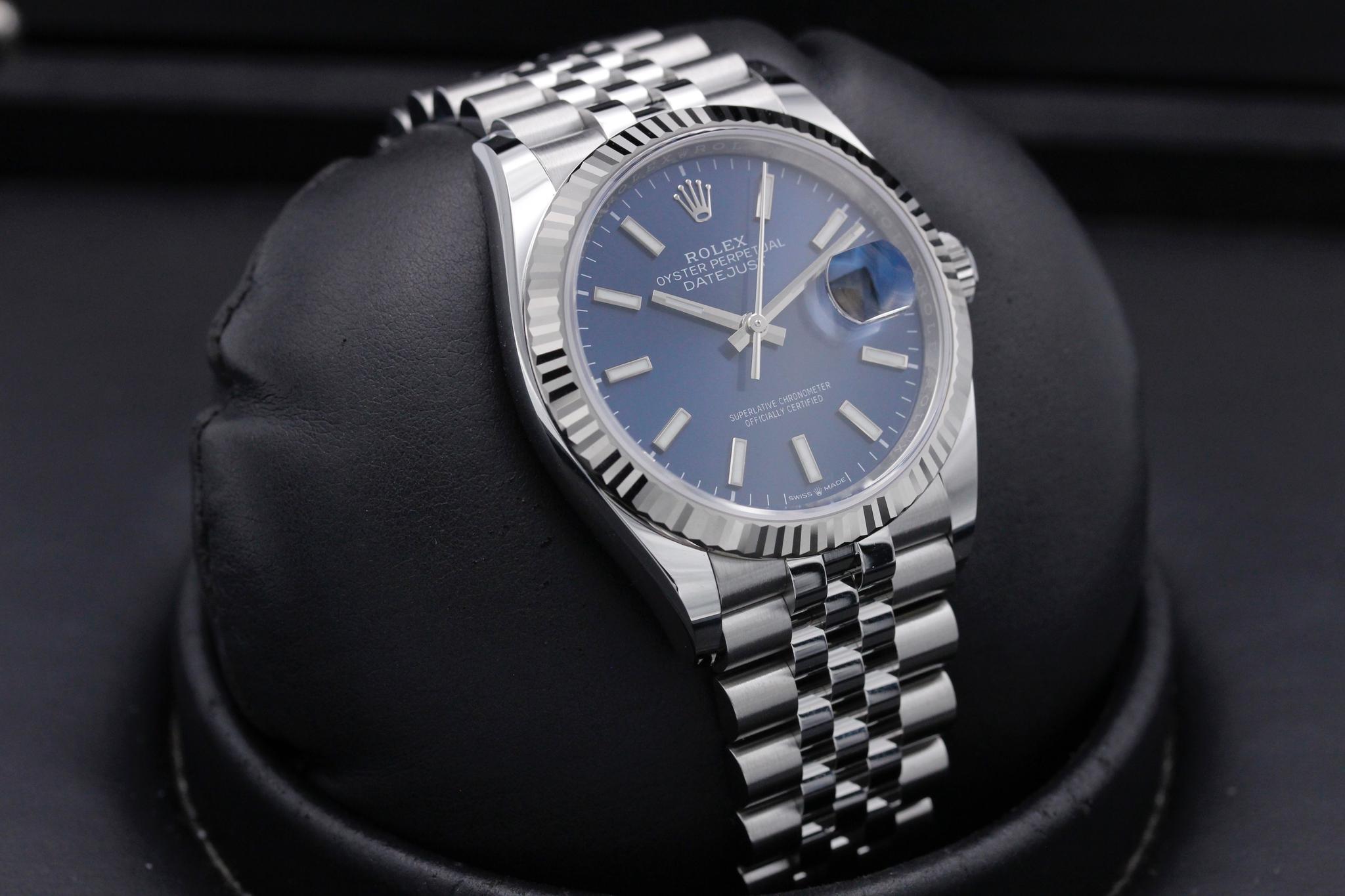 Watch Image 11