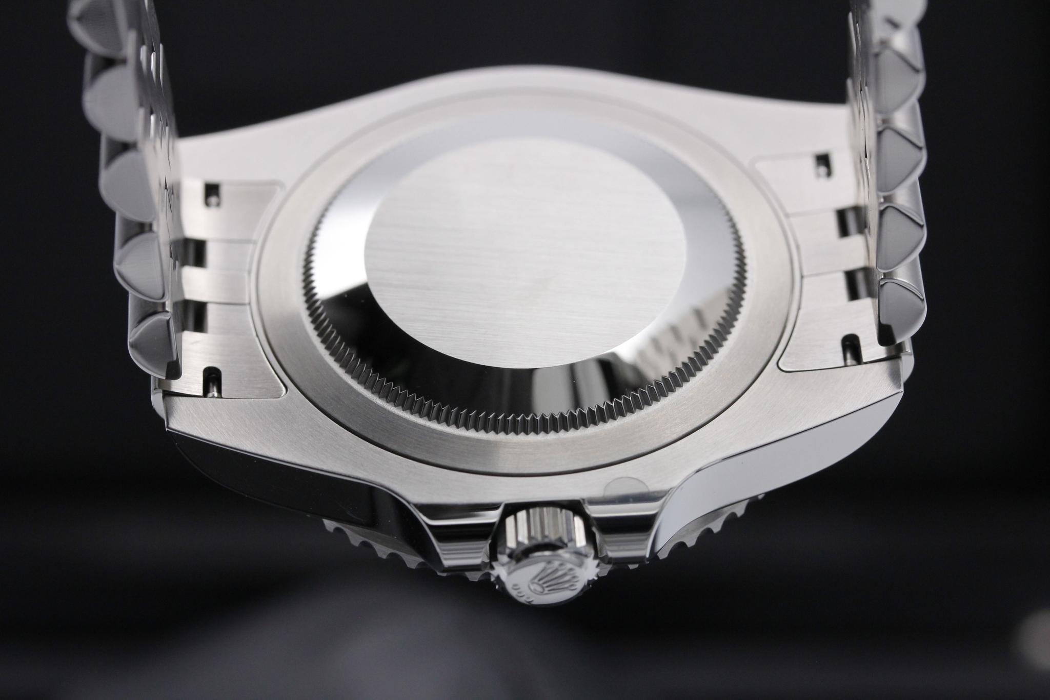 Watch Image 7