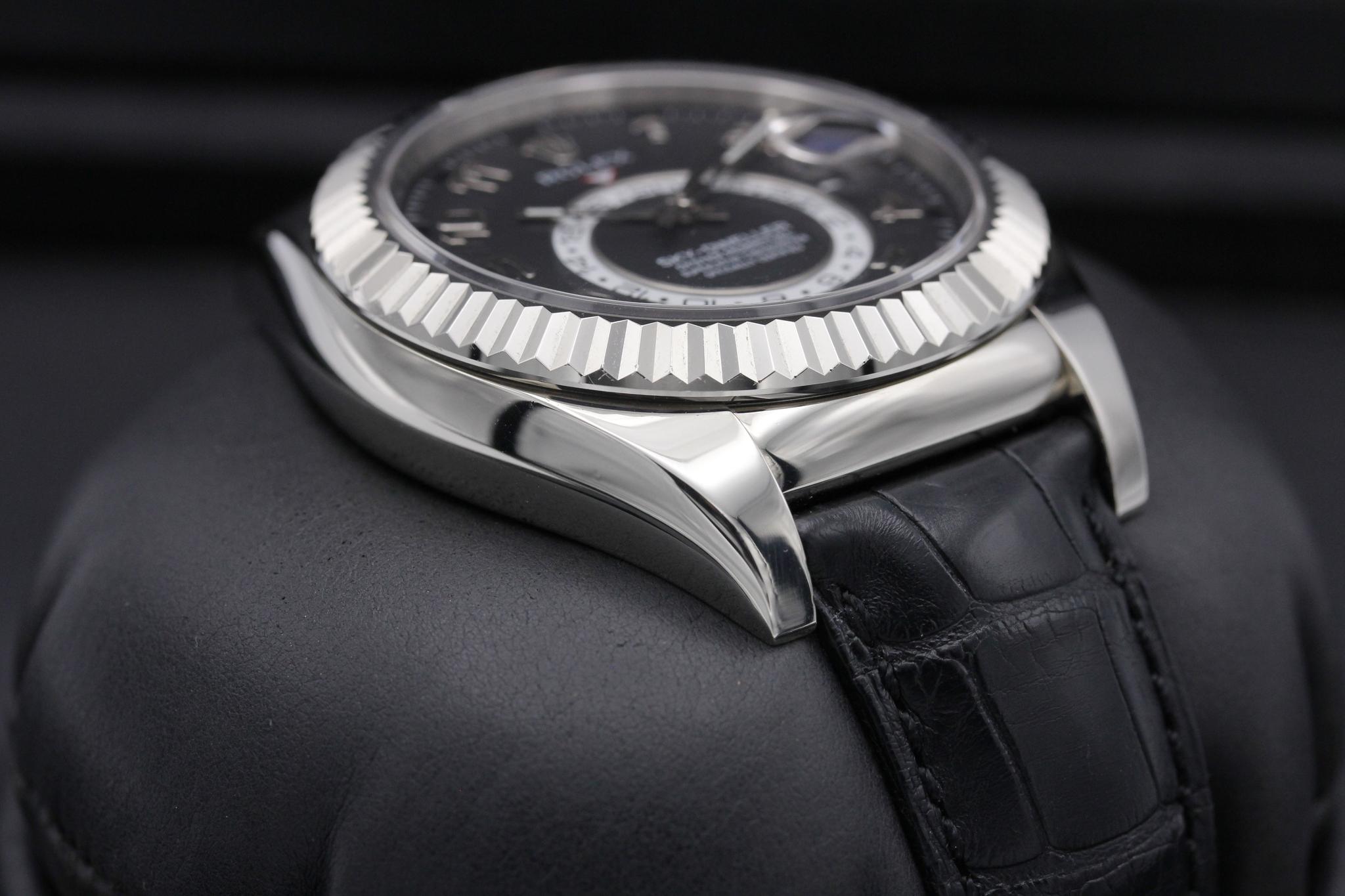 Watch Image 6