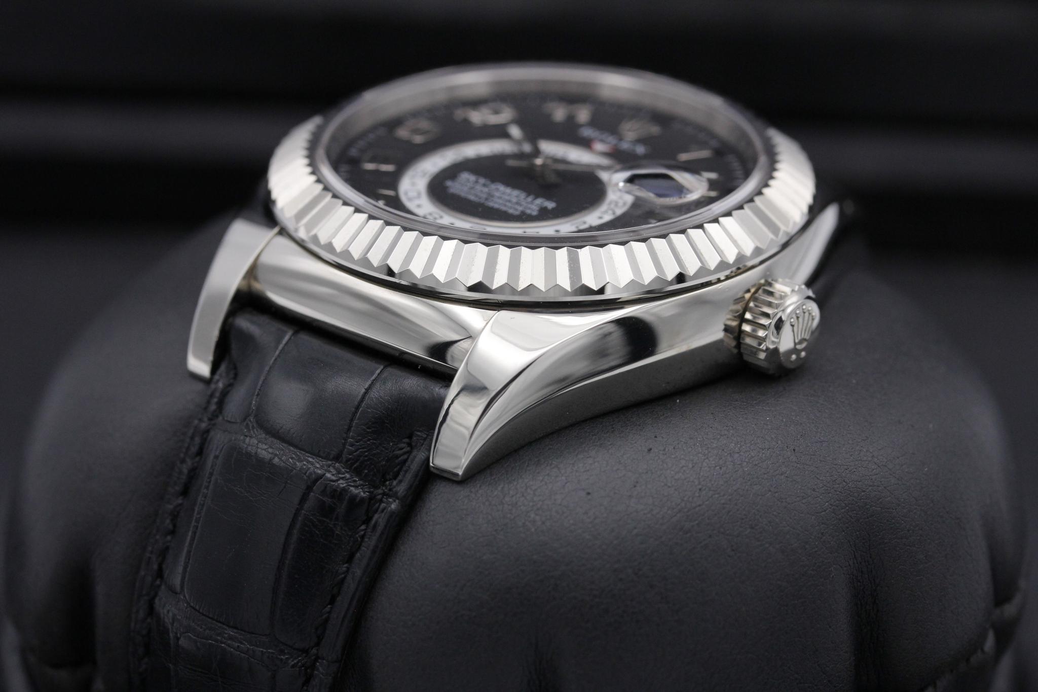 Watch Image 2