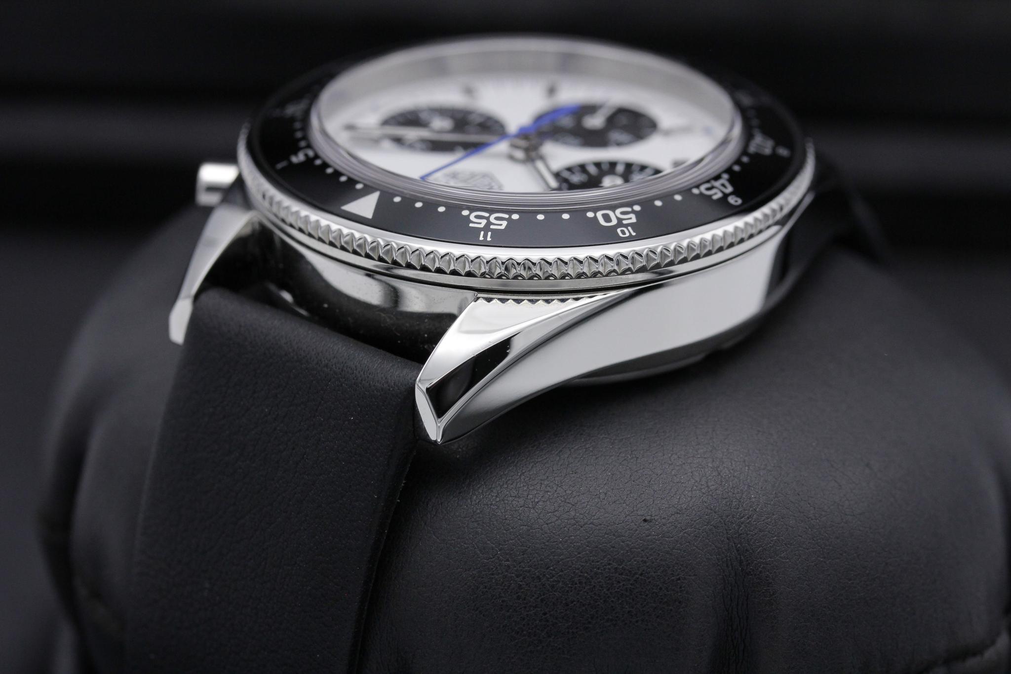 Watch Image 5