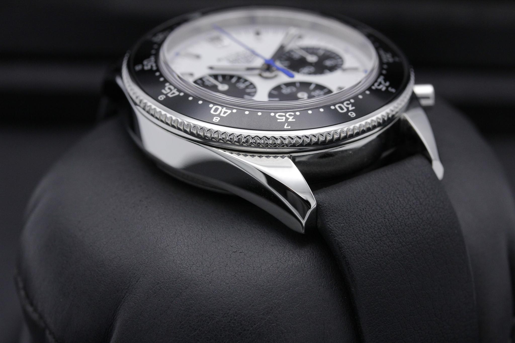 Watch Image 6