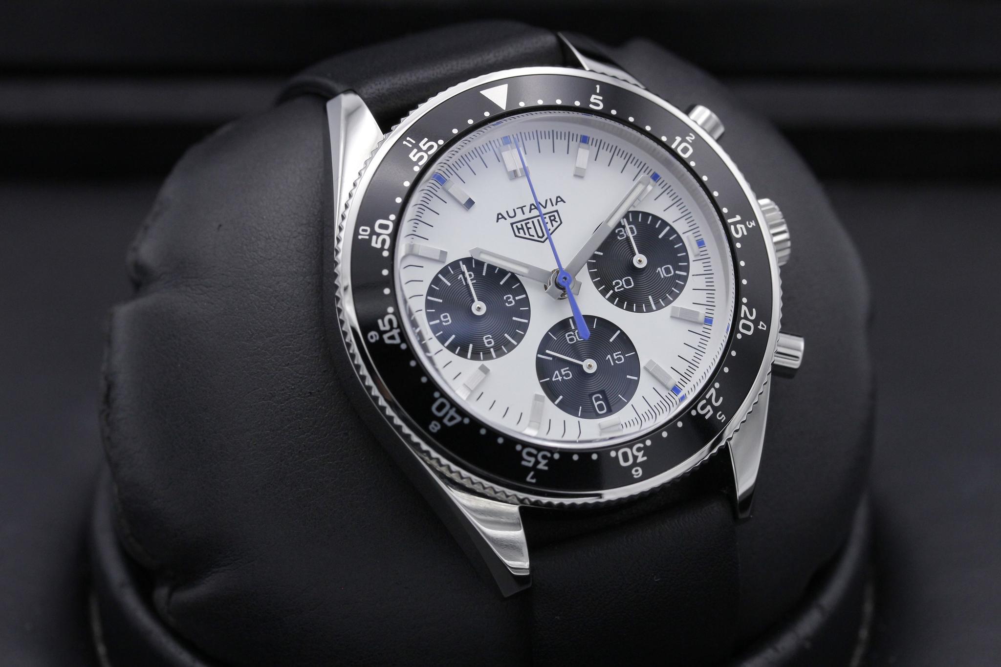 Watch Image 10