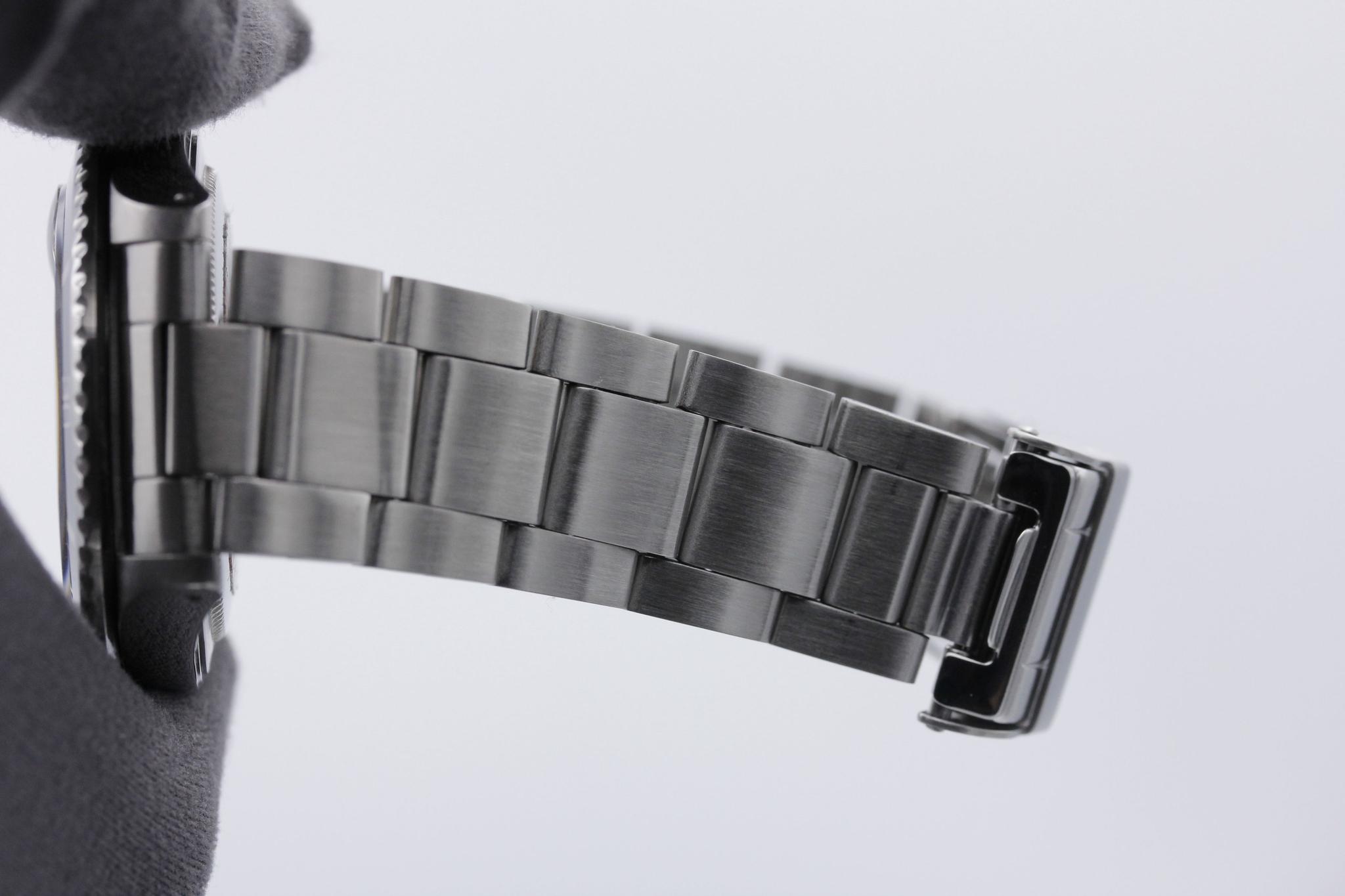 Watch Image 10