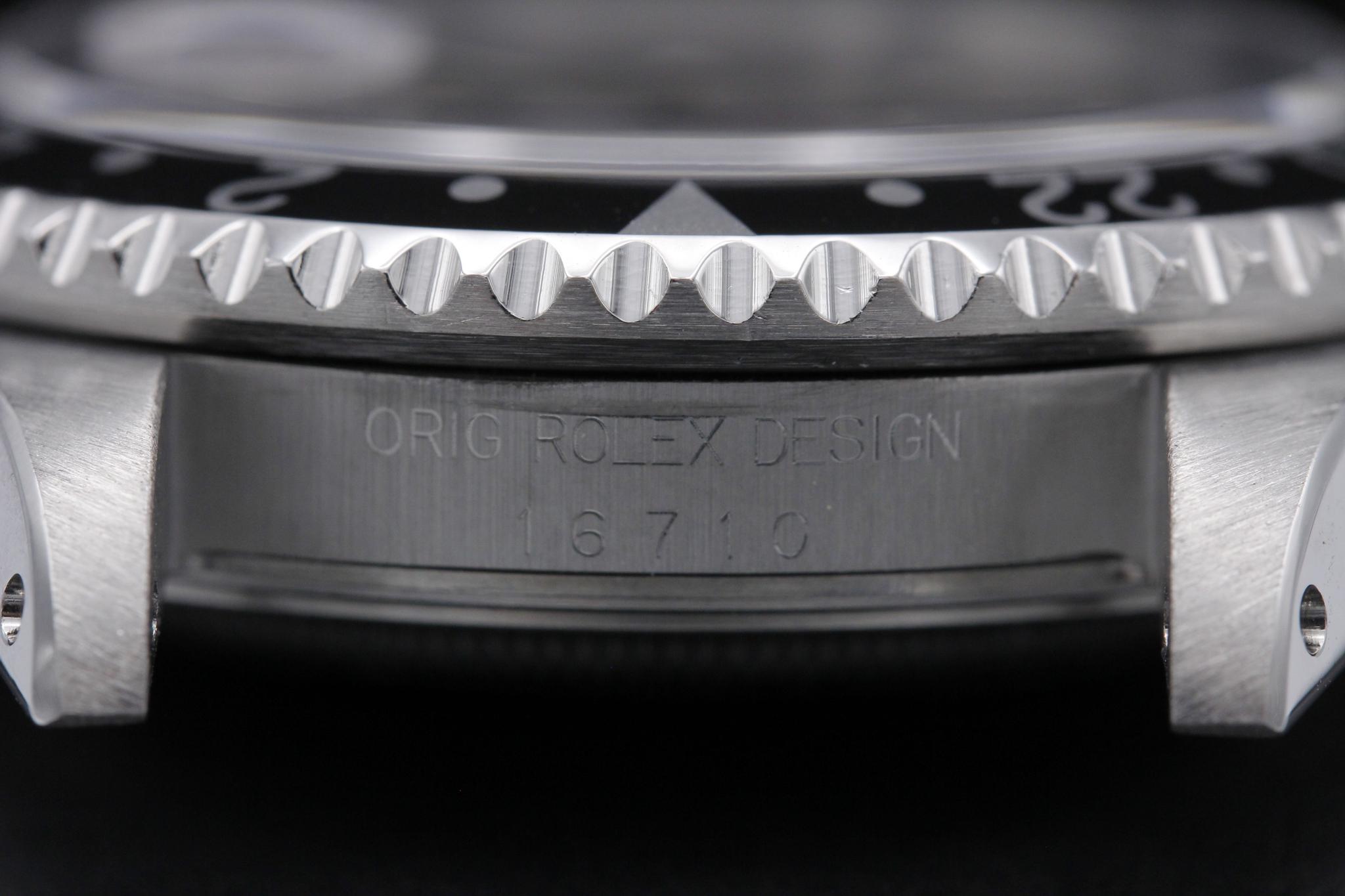 Watch Image 12
