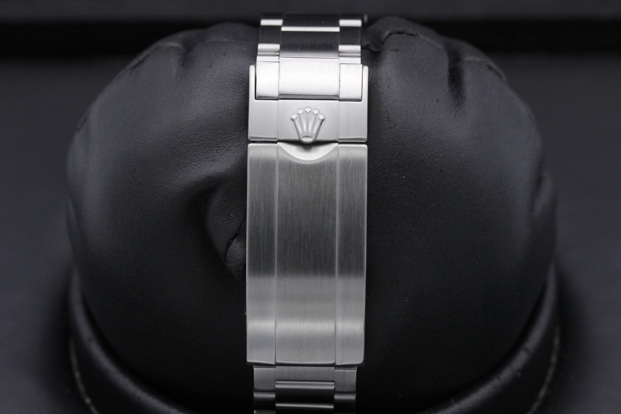 Watch Image 8