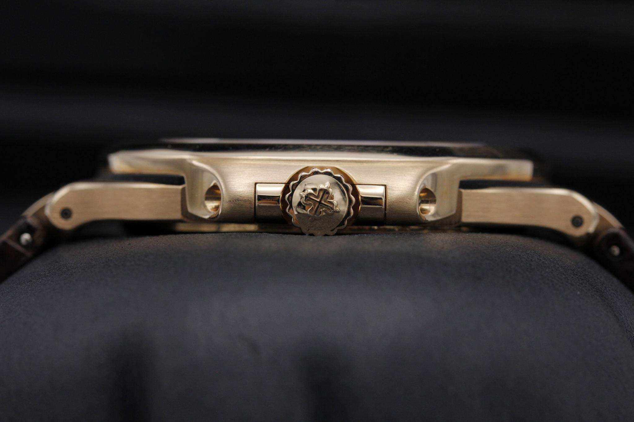 Watch Image 4