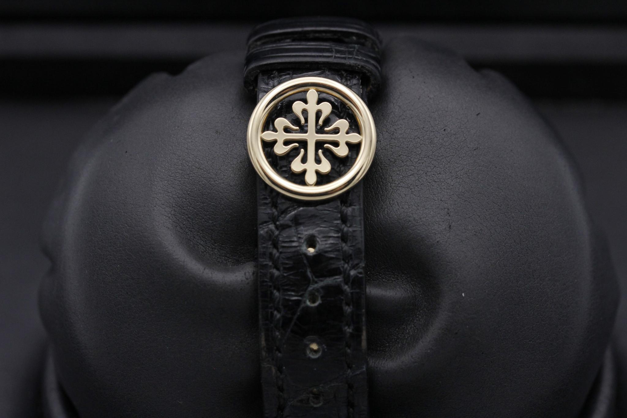 Watch Image 9