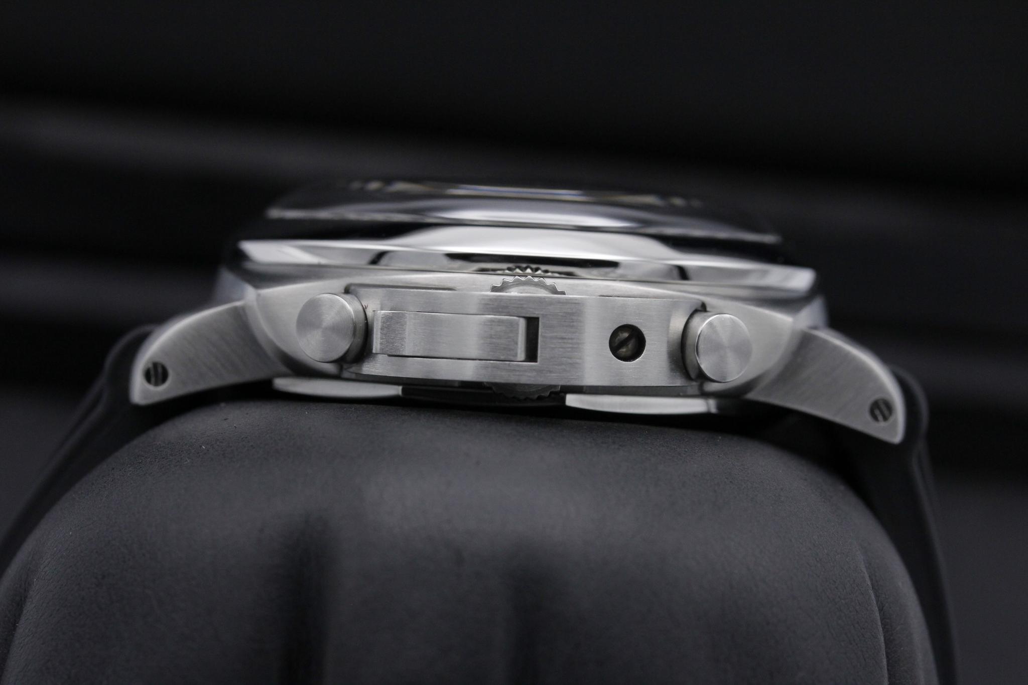 Watch Image 3
